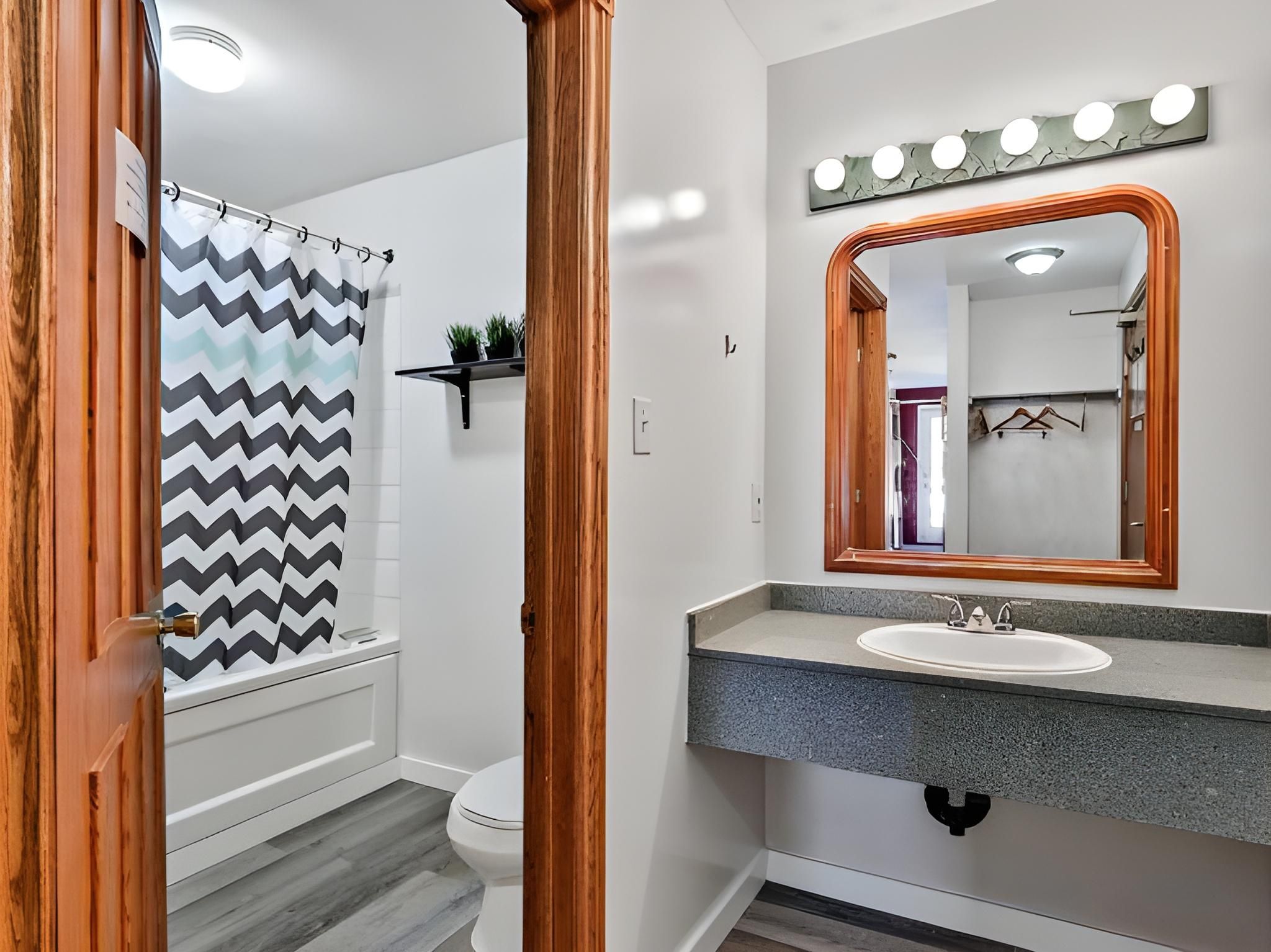 Entire 8-Bed Private Dormitory - Mixed