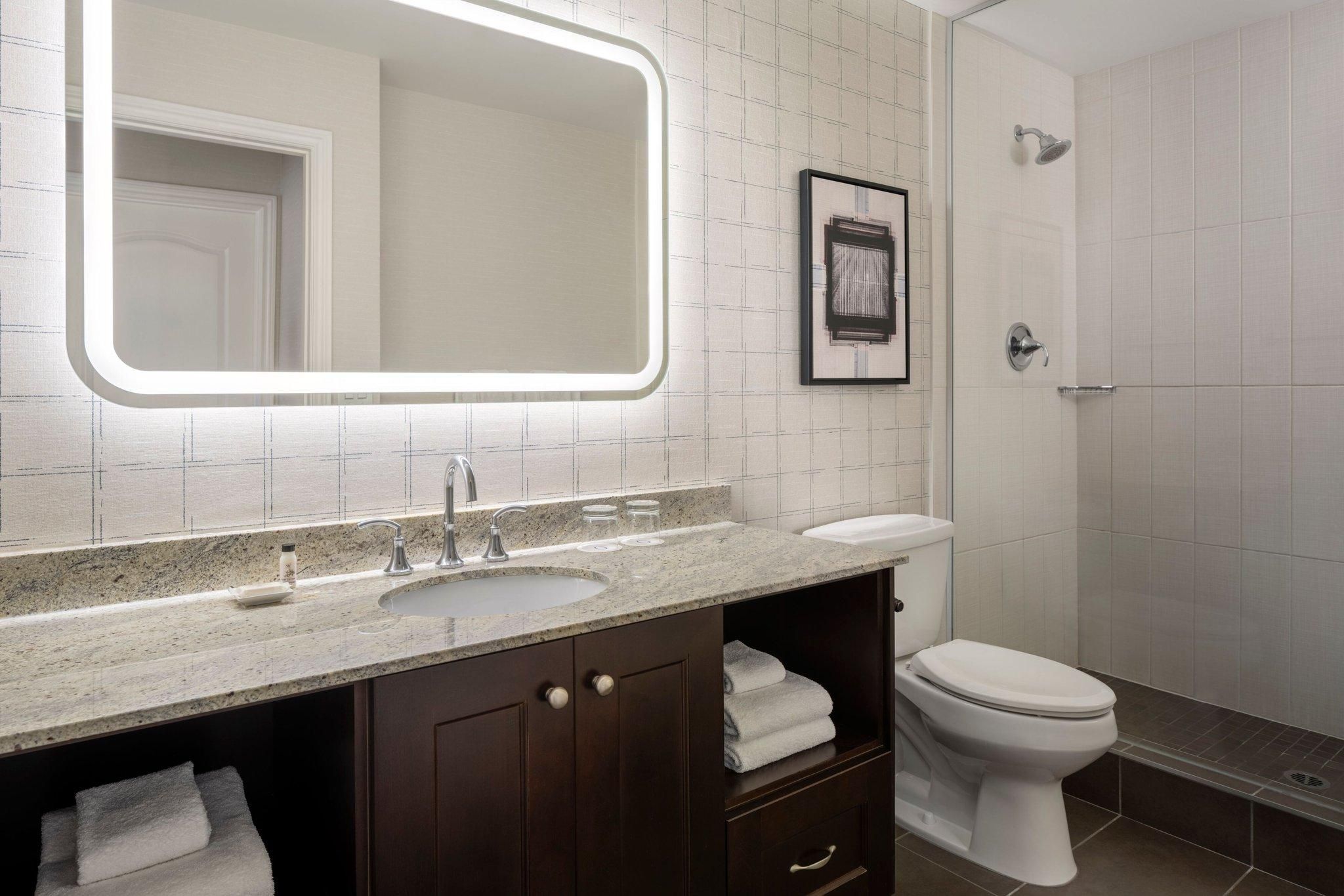 Grand Okanagan, 2 Bedroom Residence, Bedroom 1: 1 King, Bedroom 2: 1 Queen, Sofa bed, City view