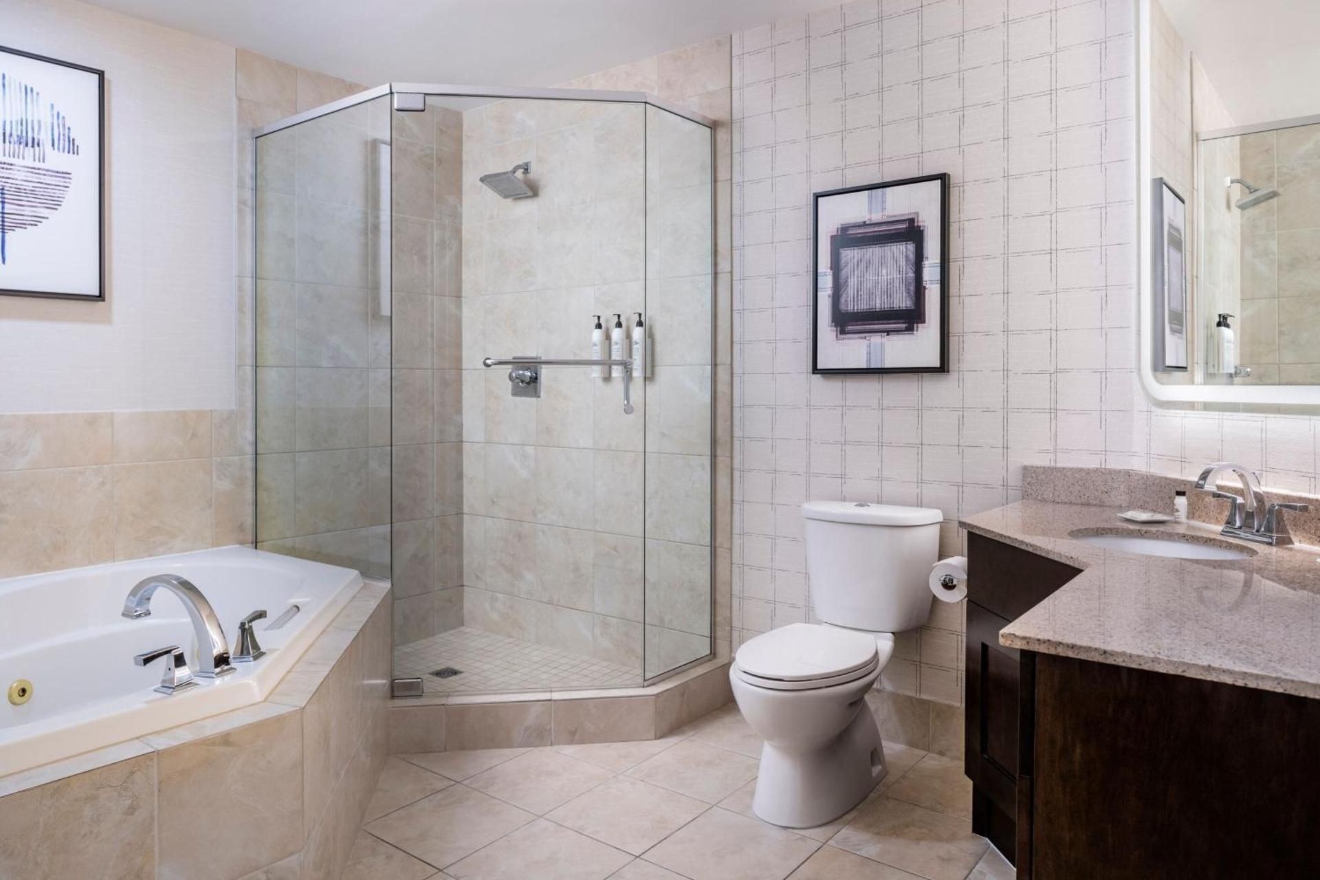 Delta Hotels Grand Okanagan Resort Two-Bedroom Condominium with Balcony and City View 2