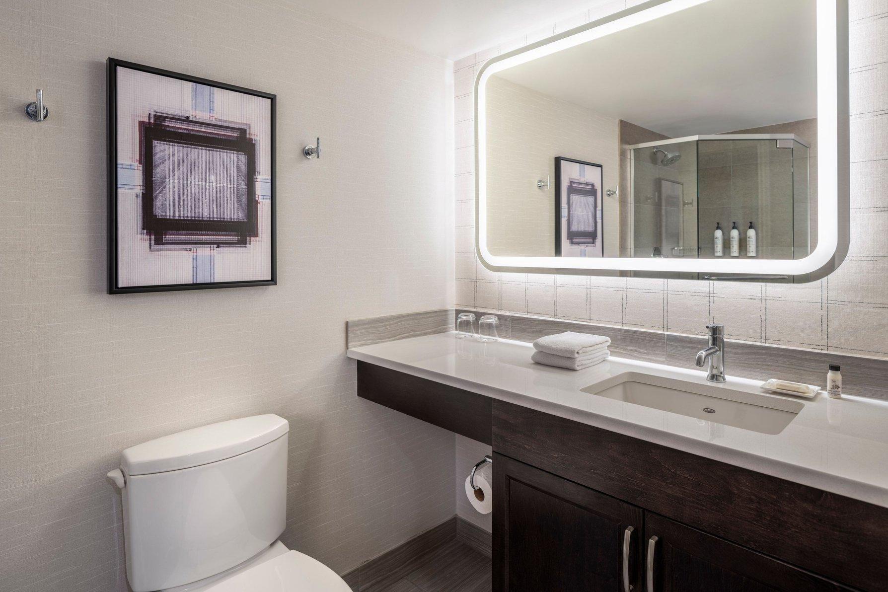 Grand Okanagan, 1 Bedroom Condominium, 1 King, Sofa bed, City view, Whirlpool