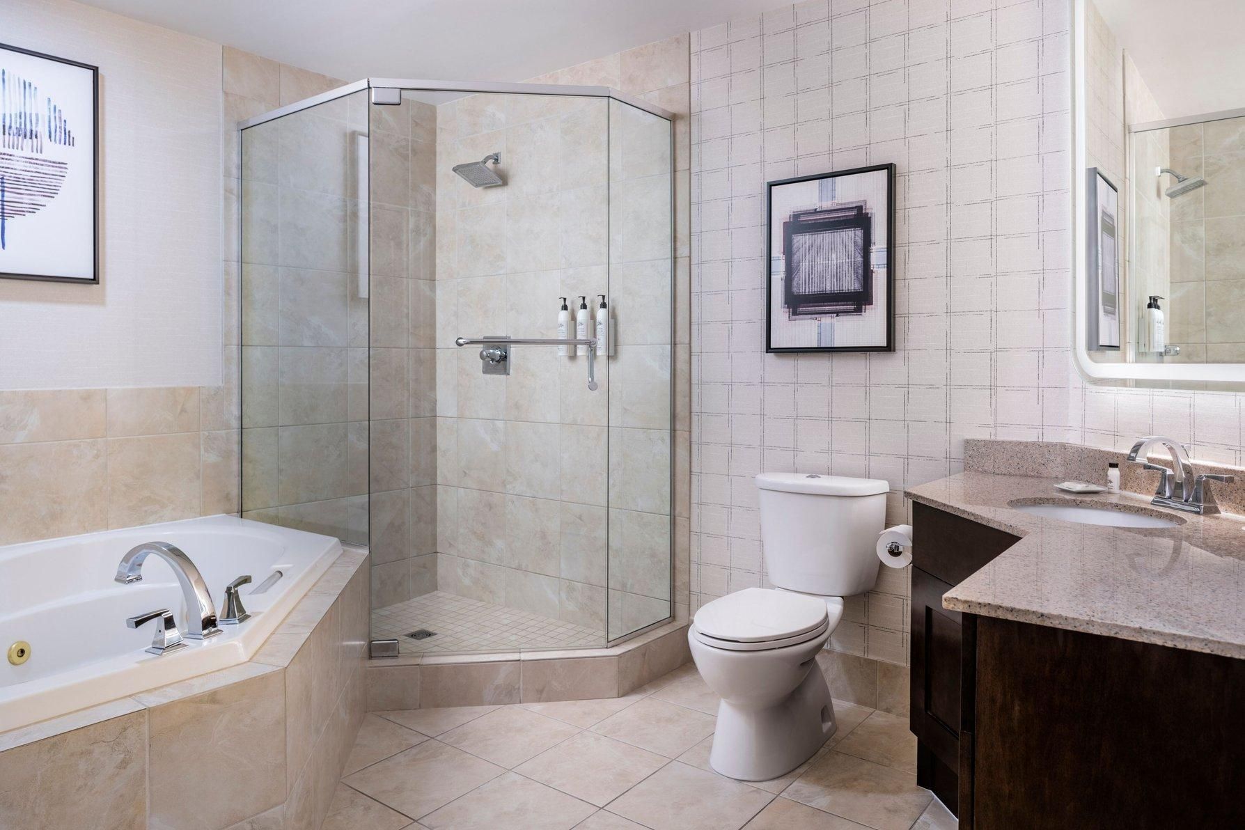 Grand Okanagan, 2 Bedroom Condominium, Bedroom 1: 1 King, Bedroom 2: 1 Queen, Sofa Bed, Balcony