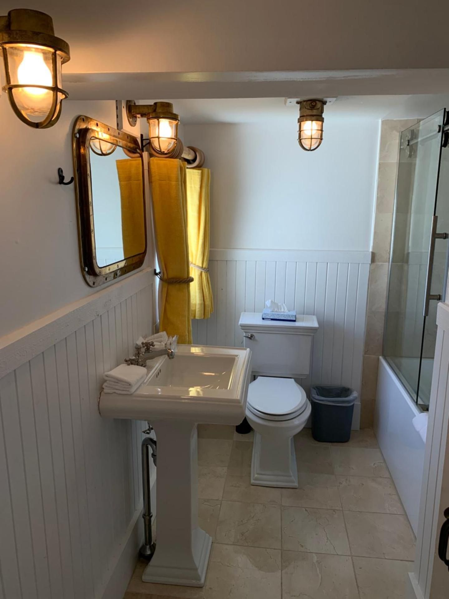 Two-Bedroom Cottage with Kitchenette