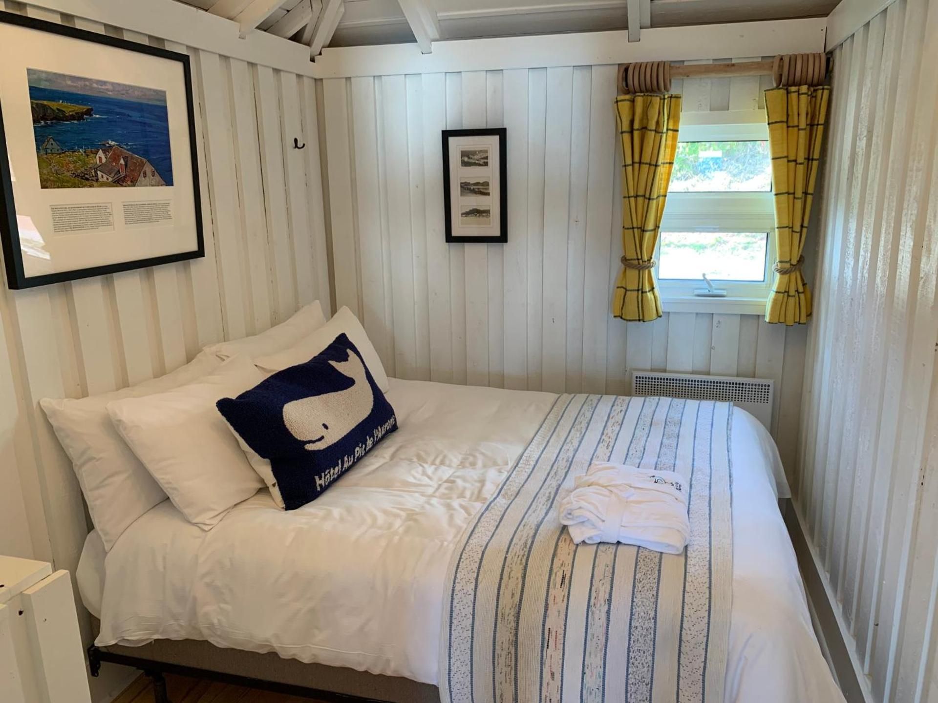 Two-Bedroom Cottage with Kitchenette