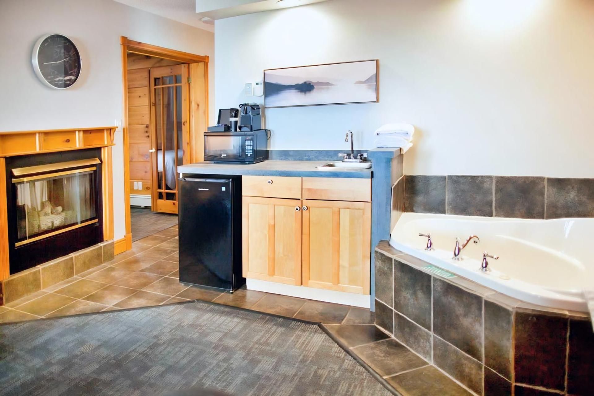 Queen Room with Spa Bath