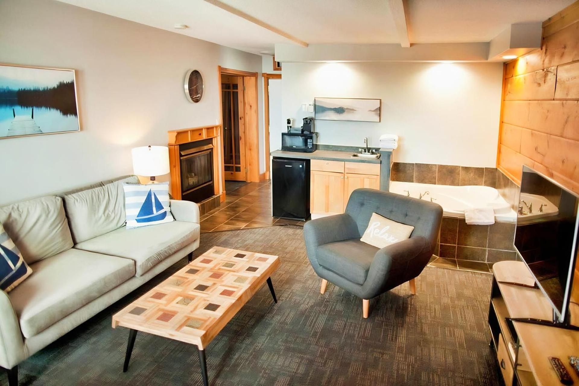 Queen Room with Spa Bath