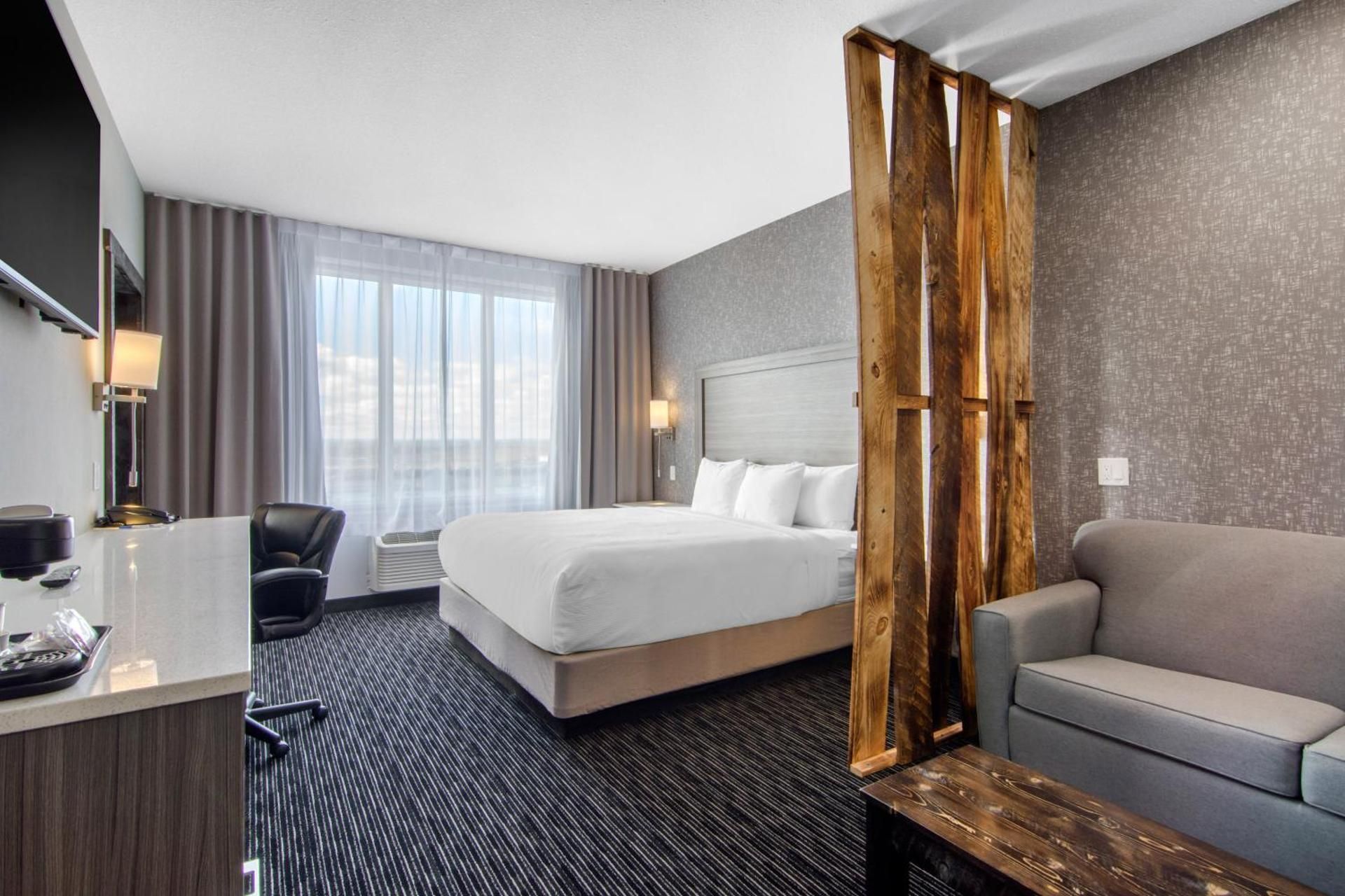 Deluxe Family Suite