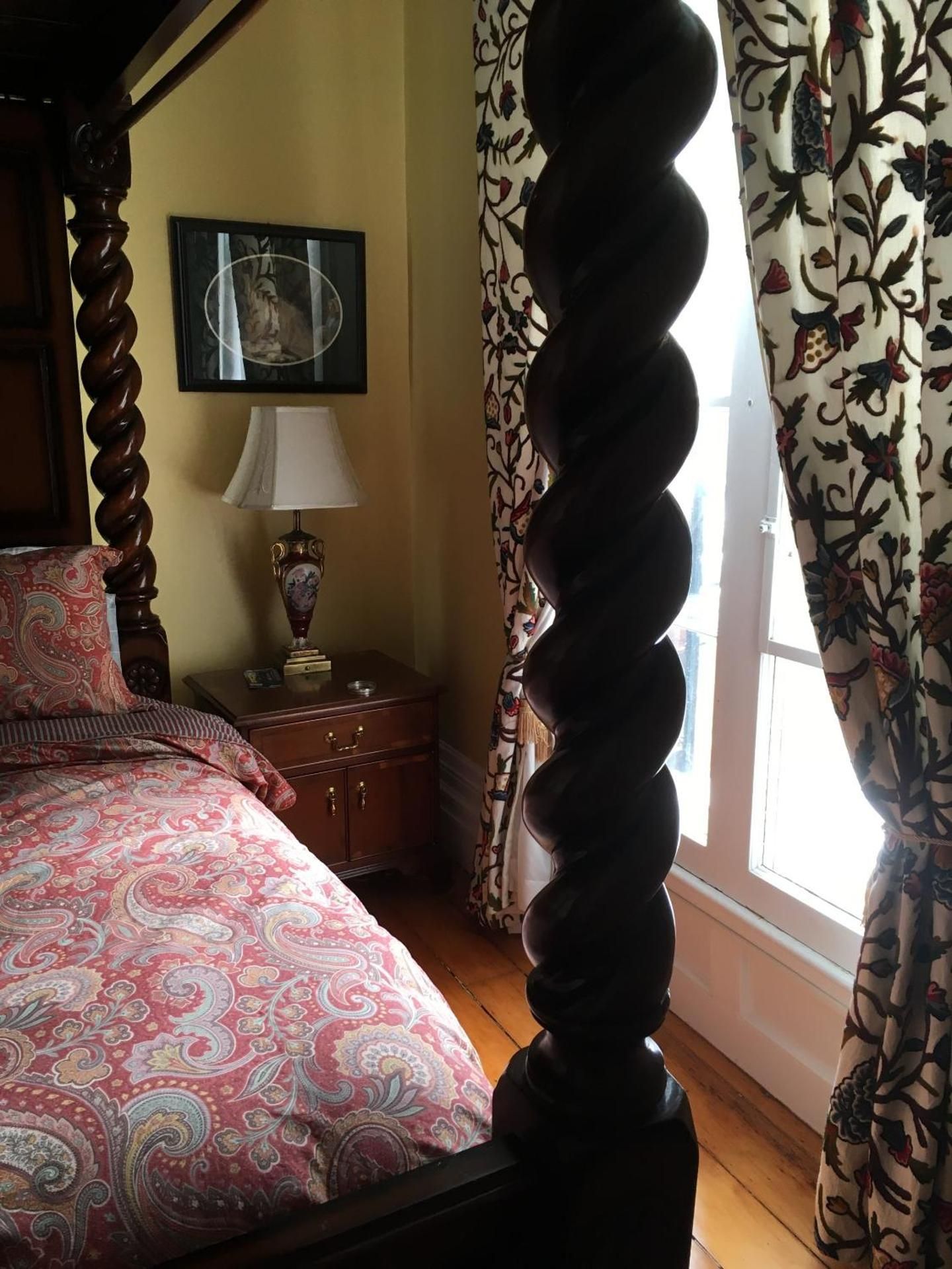 Auberge Chesley's Inn Deluxe King Room 3