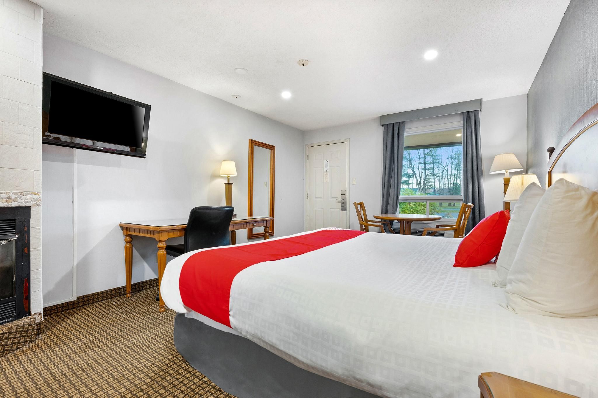 King Bed Accessible with Fireplace