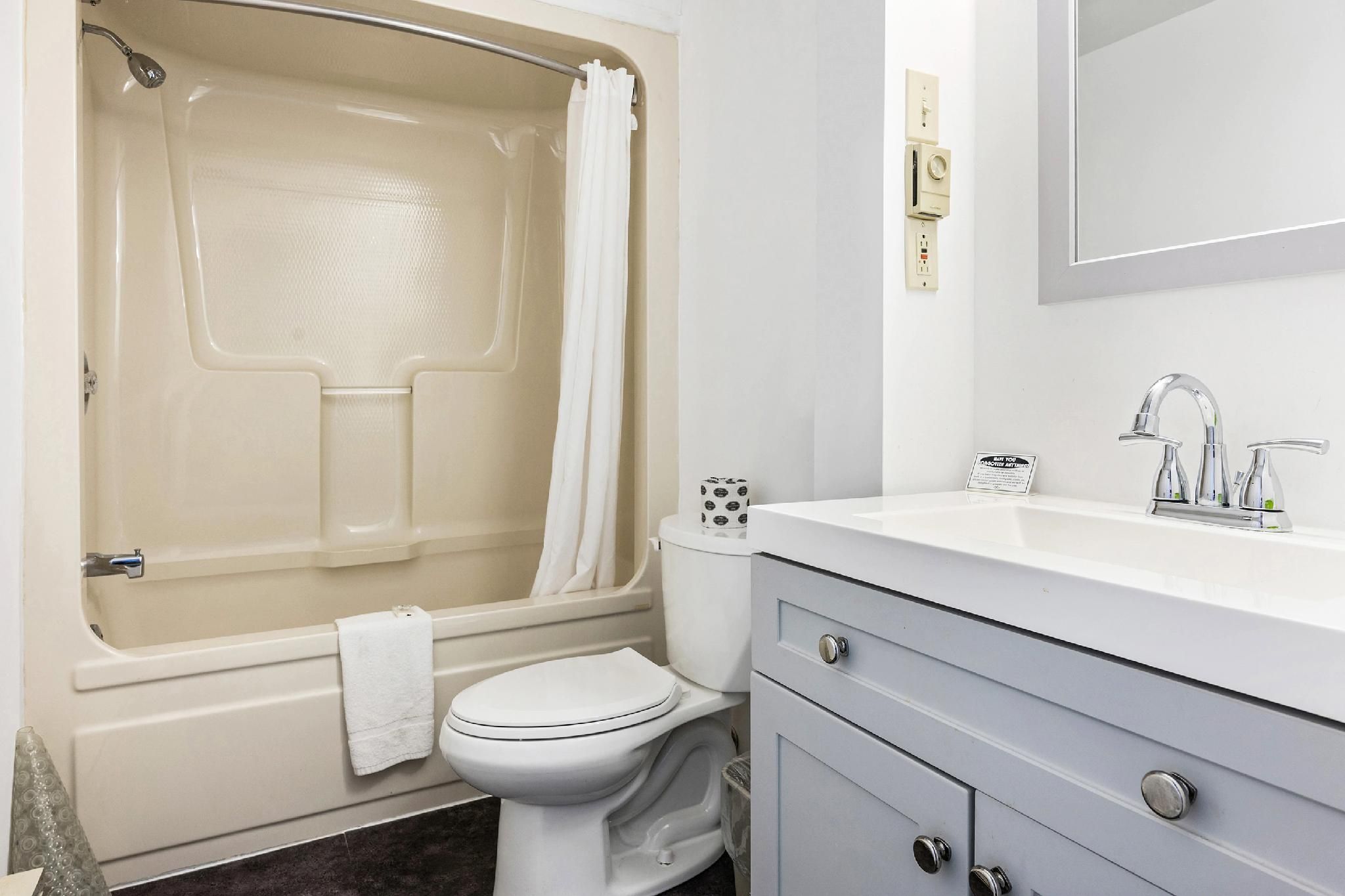 Deluxe King with Kitchenette & Fireplace