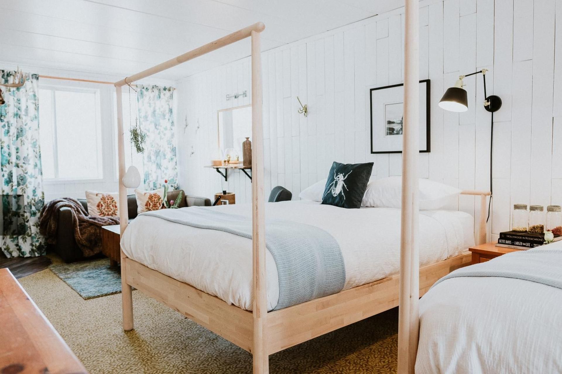 Deluxe Queen Suite