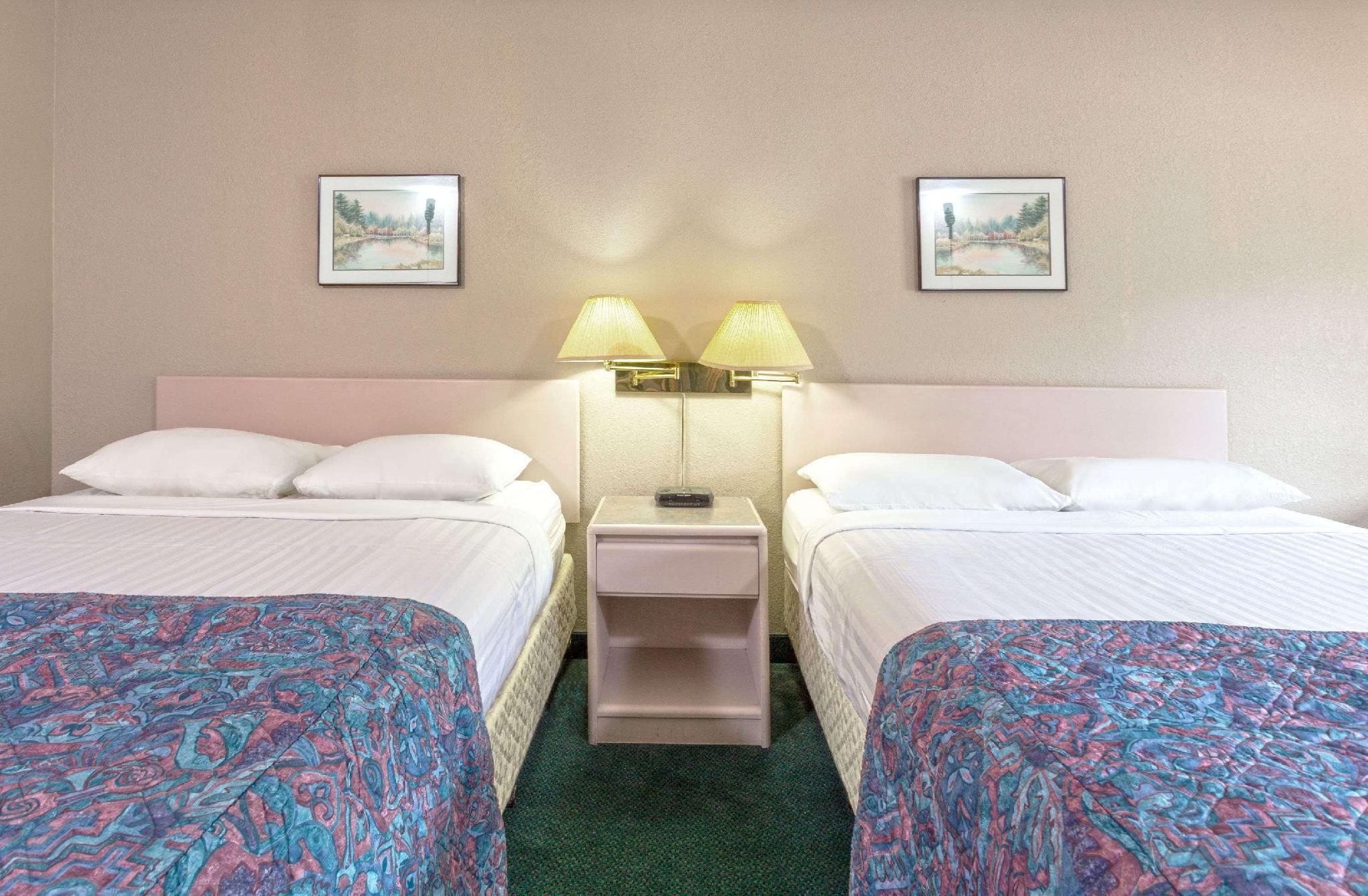 2 Queen Beds Non-Smoking