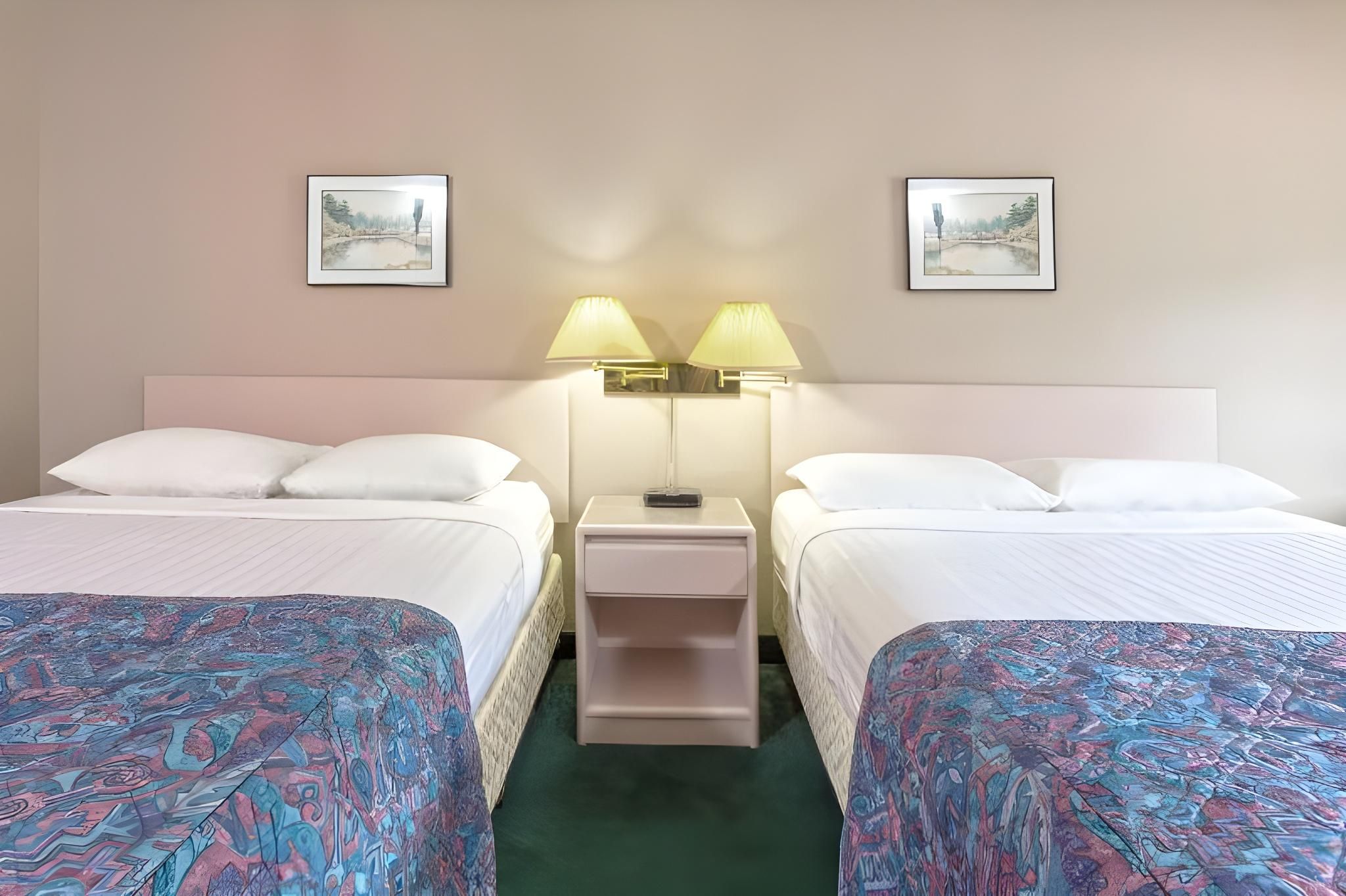 2 Queen Beds, Deluxe Room, Non-Smoking