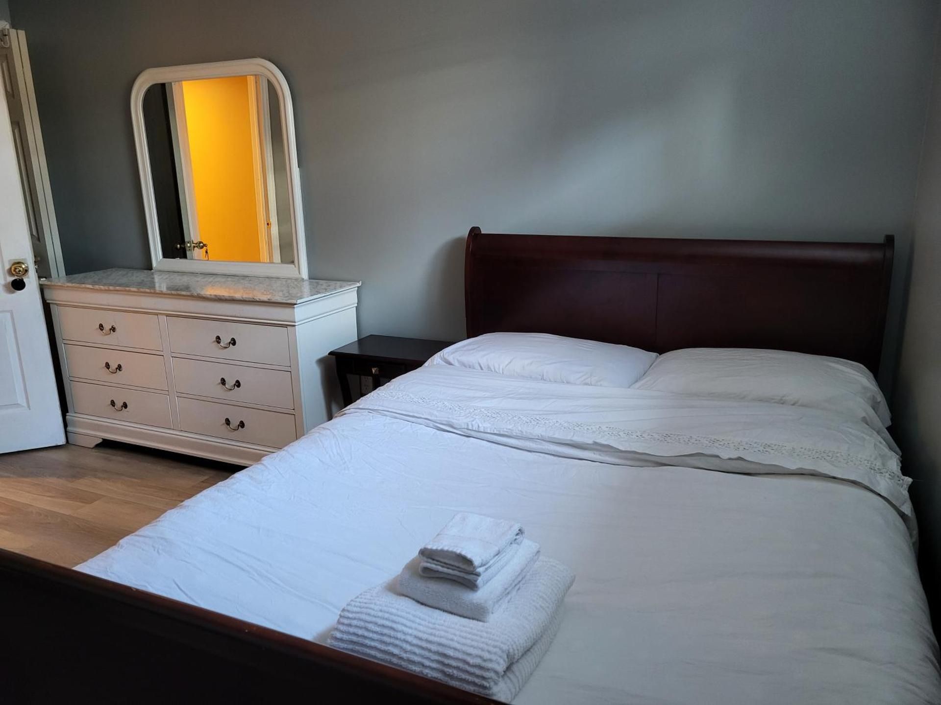 May Flowers Deluxe Double Room