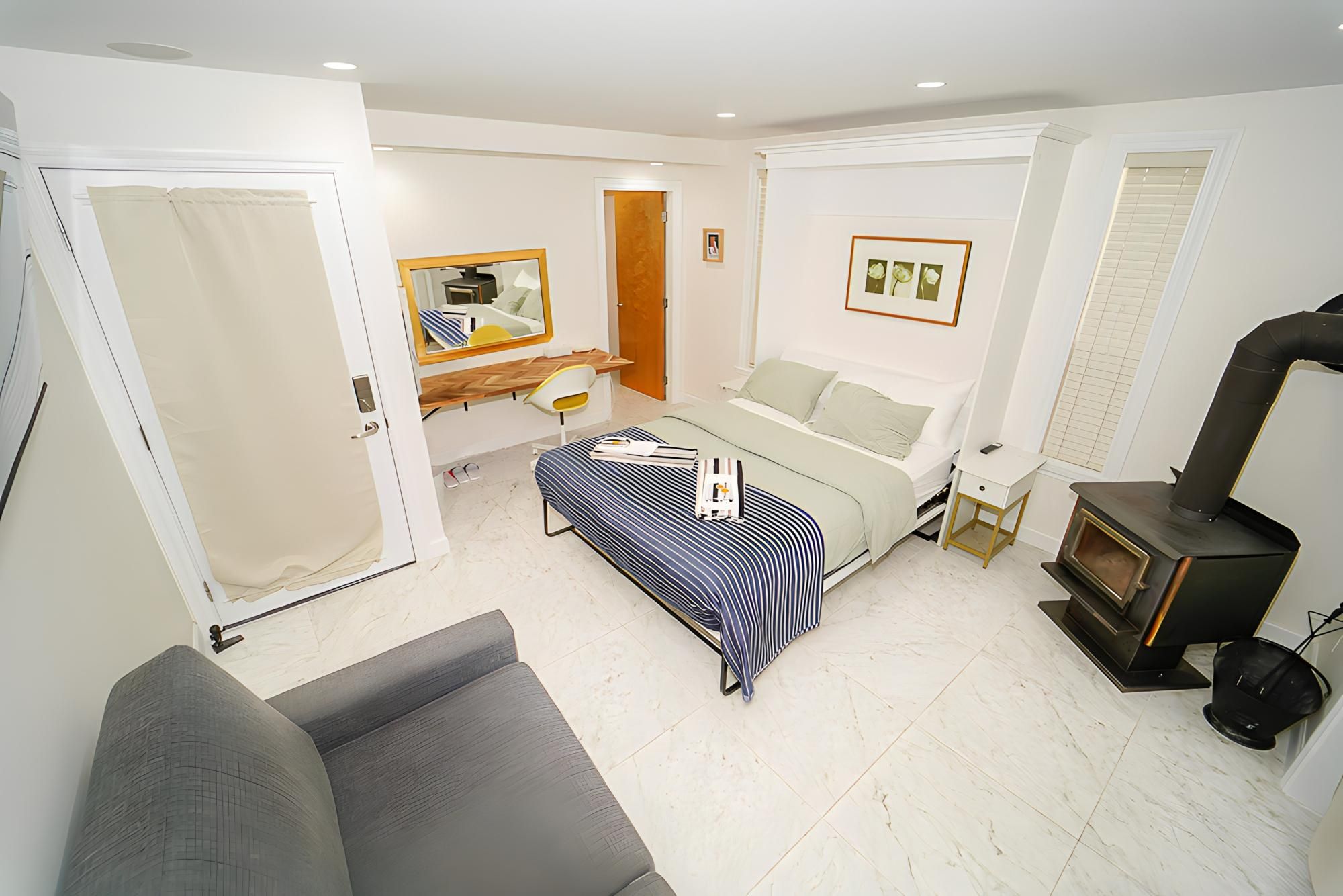 Silver Suite