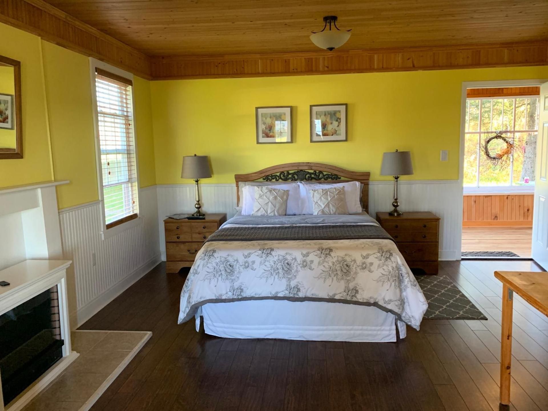 Queen Room with Balcony