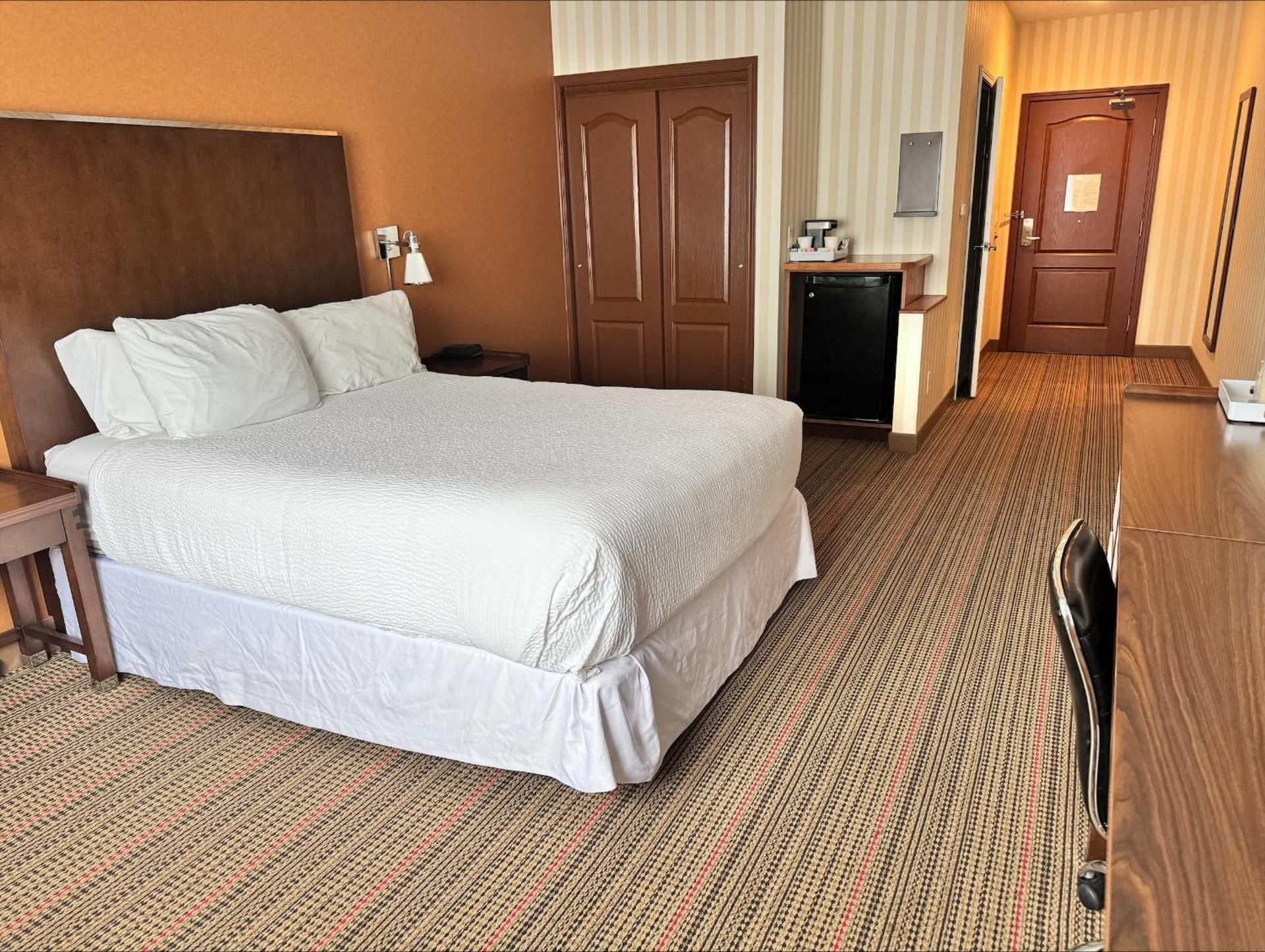 Queen Room - Disability Access