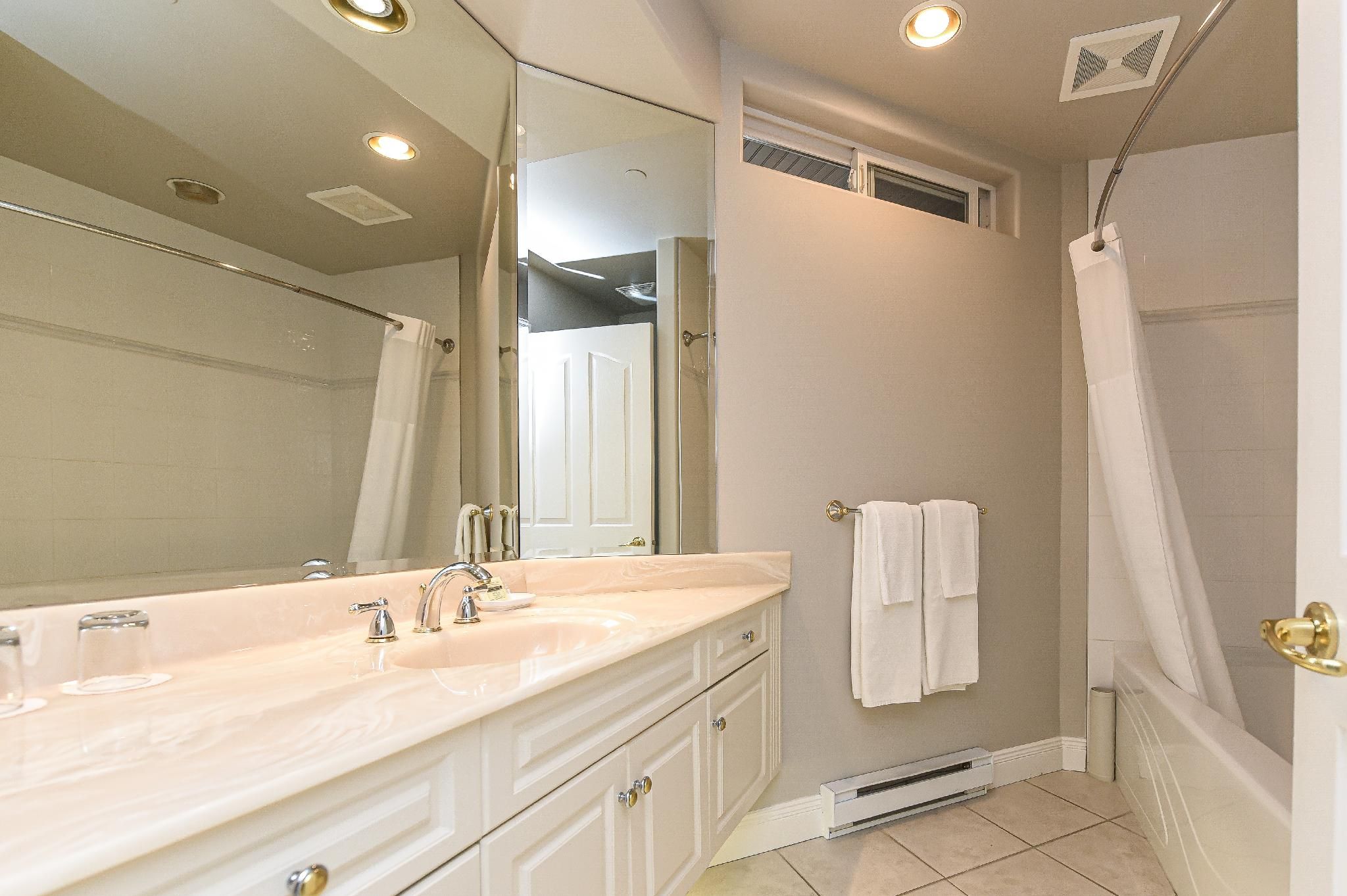 Crown Isle Resort and Golf Community Fairway Room 3