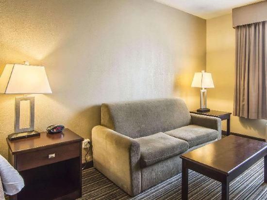 Queen Room - Accessible/Non-Smoking