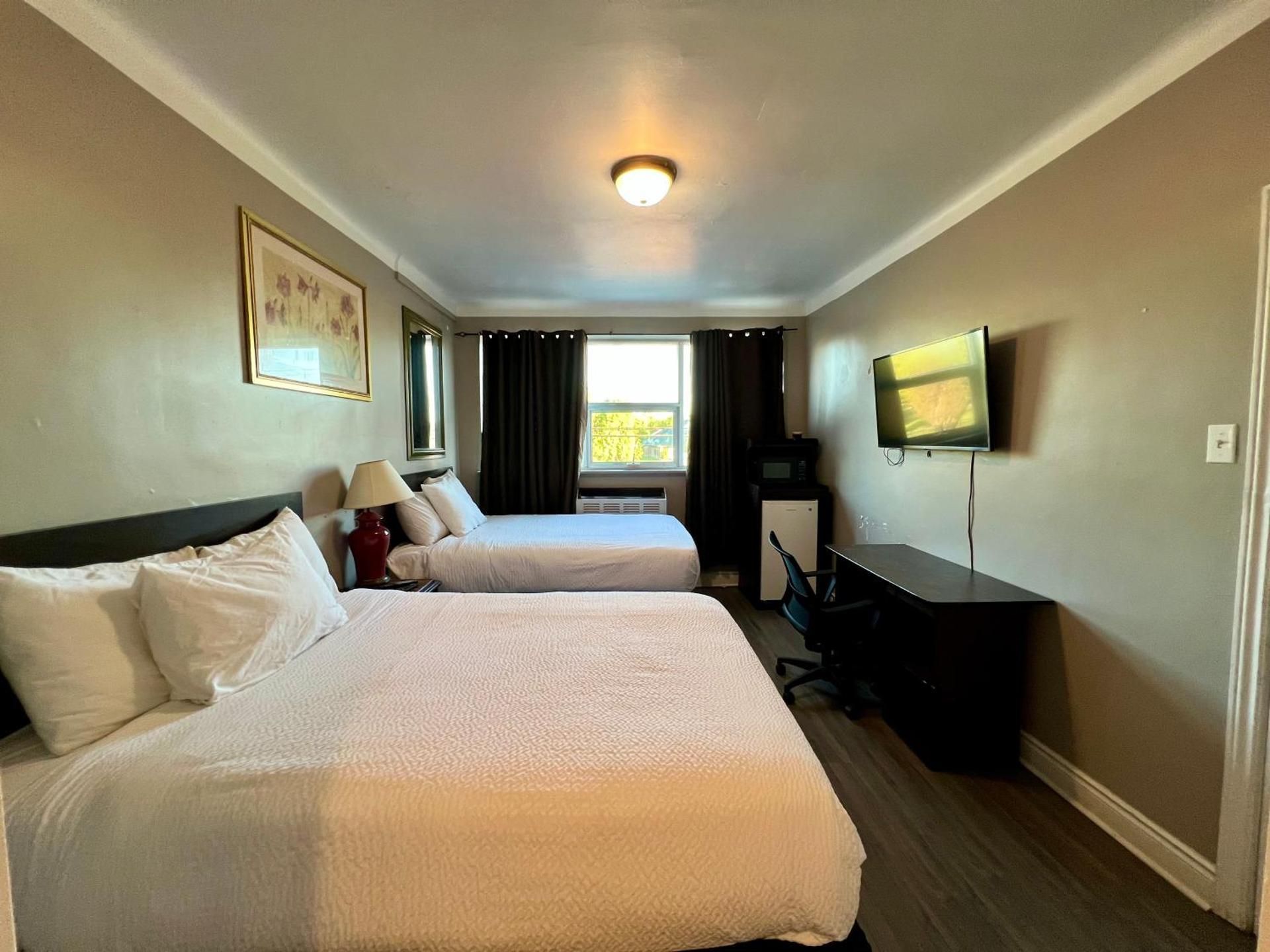 Queen Room with Two Queen Beds - Non-Smoking