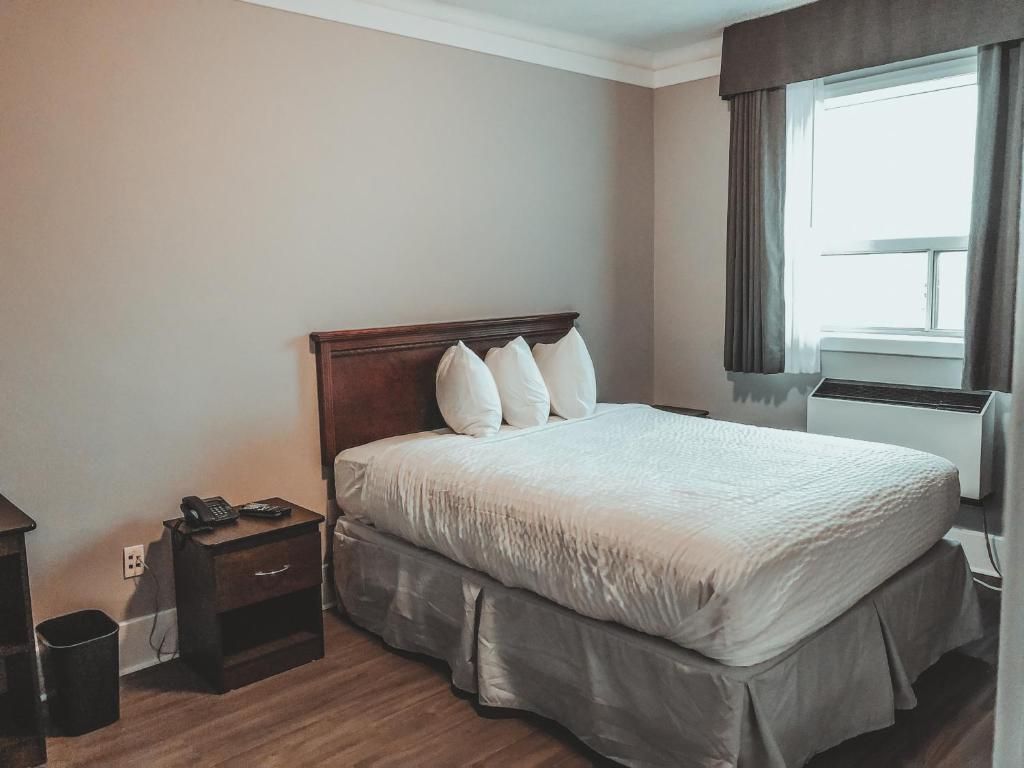London Residency Inn Queen Bed