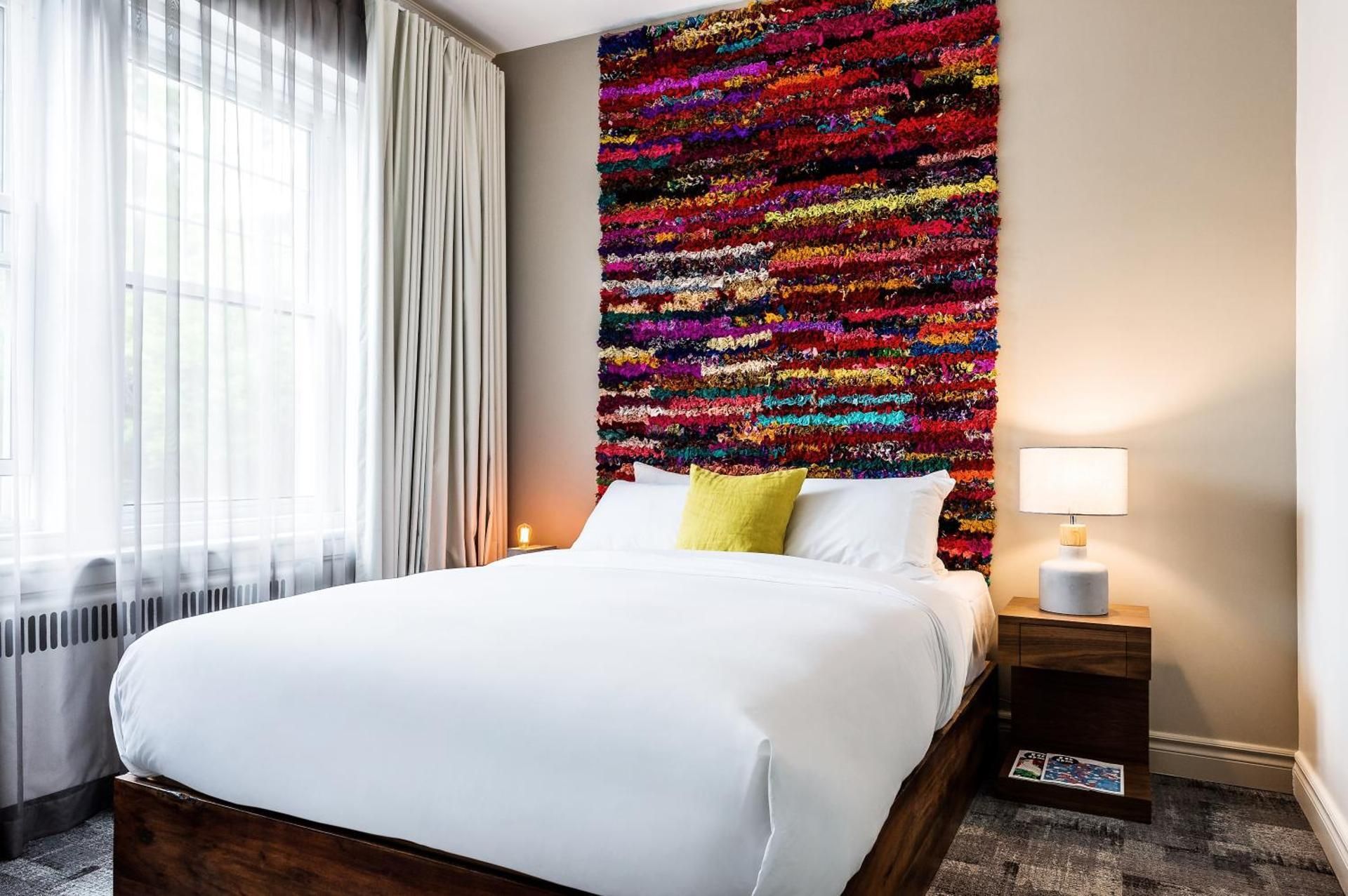 C3- Hotel Art De Vivre Economy Queen Room