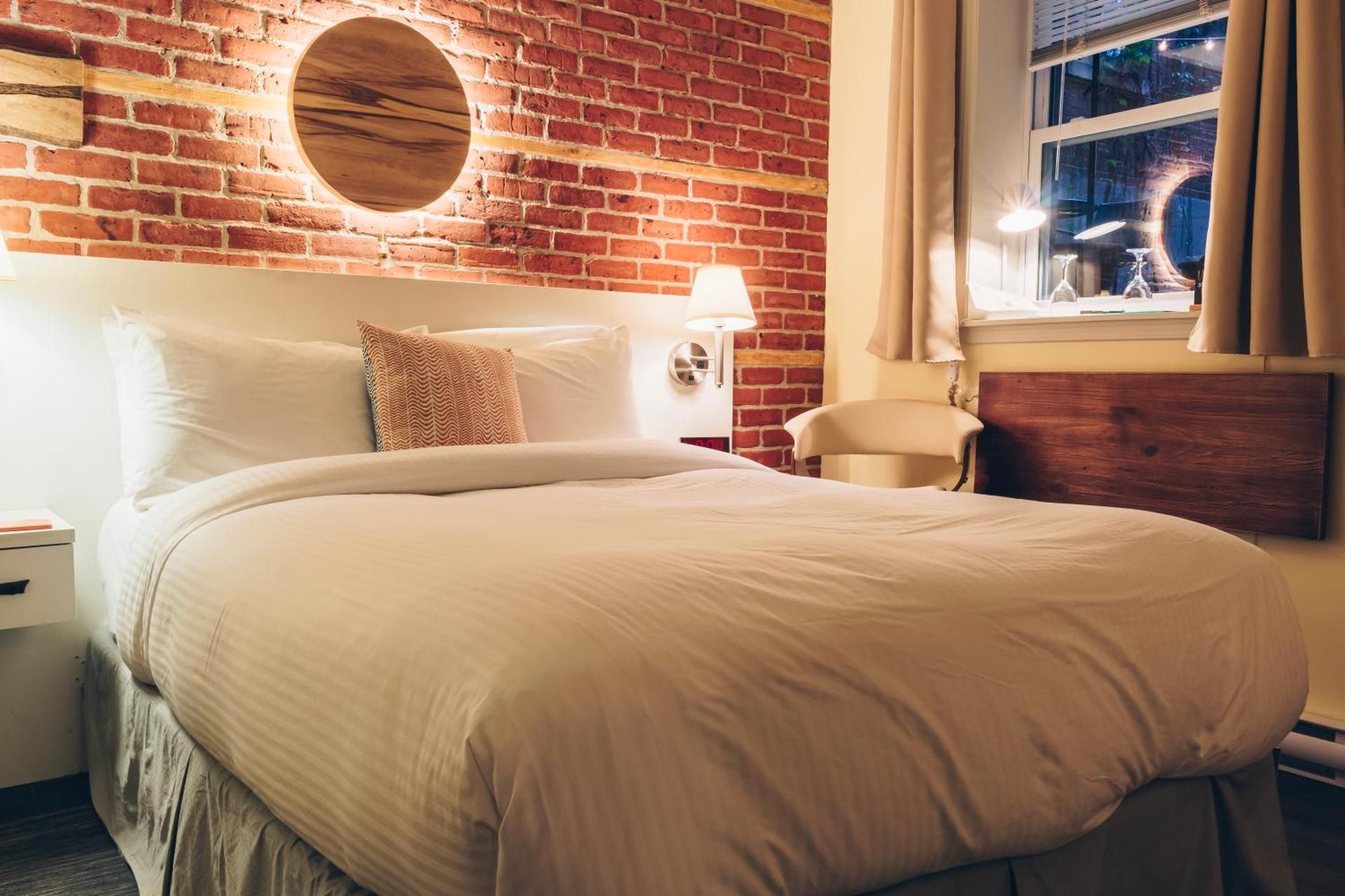 Auberge aux Deux Lions Standard Queen Room