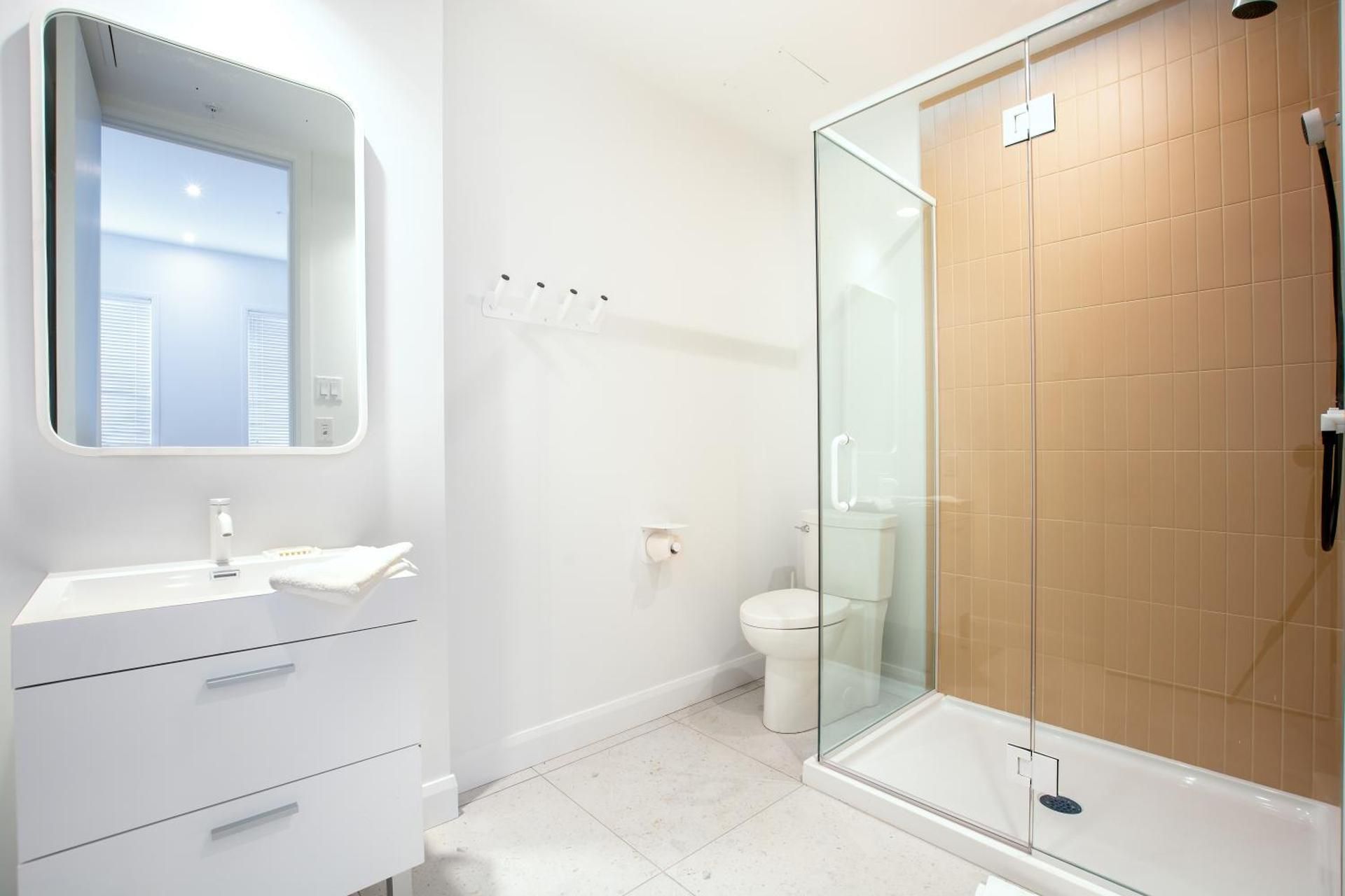 1 Queen-bed apartment - SF100
