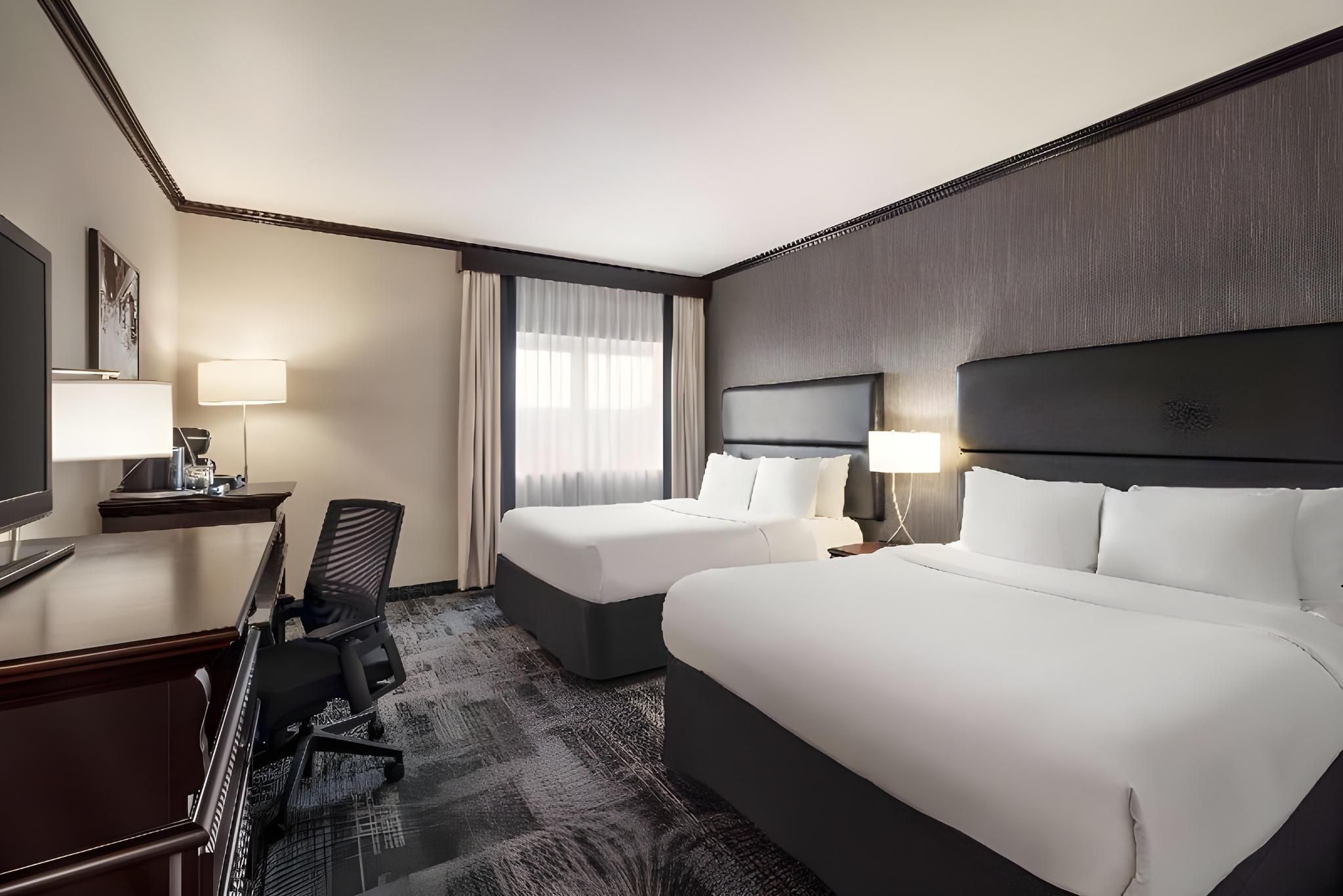 2 Queen Beds, Nonsmoking, Business Room, Upper Floor