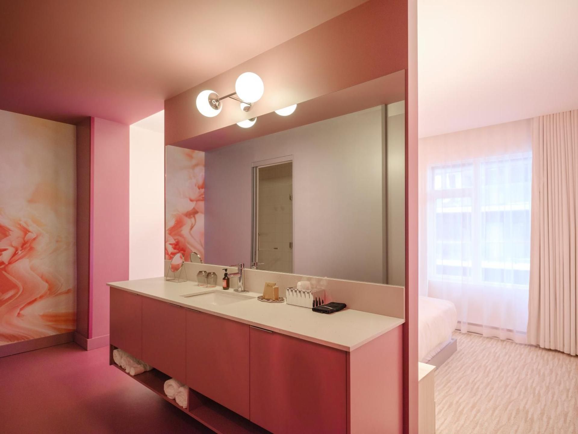 Rose - Hotel Invisible Deluxe Double Room