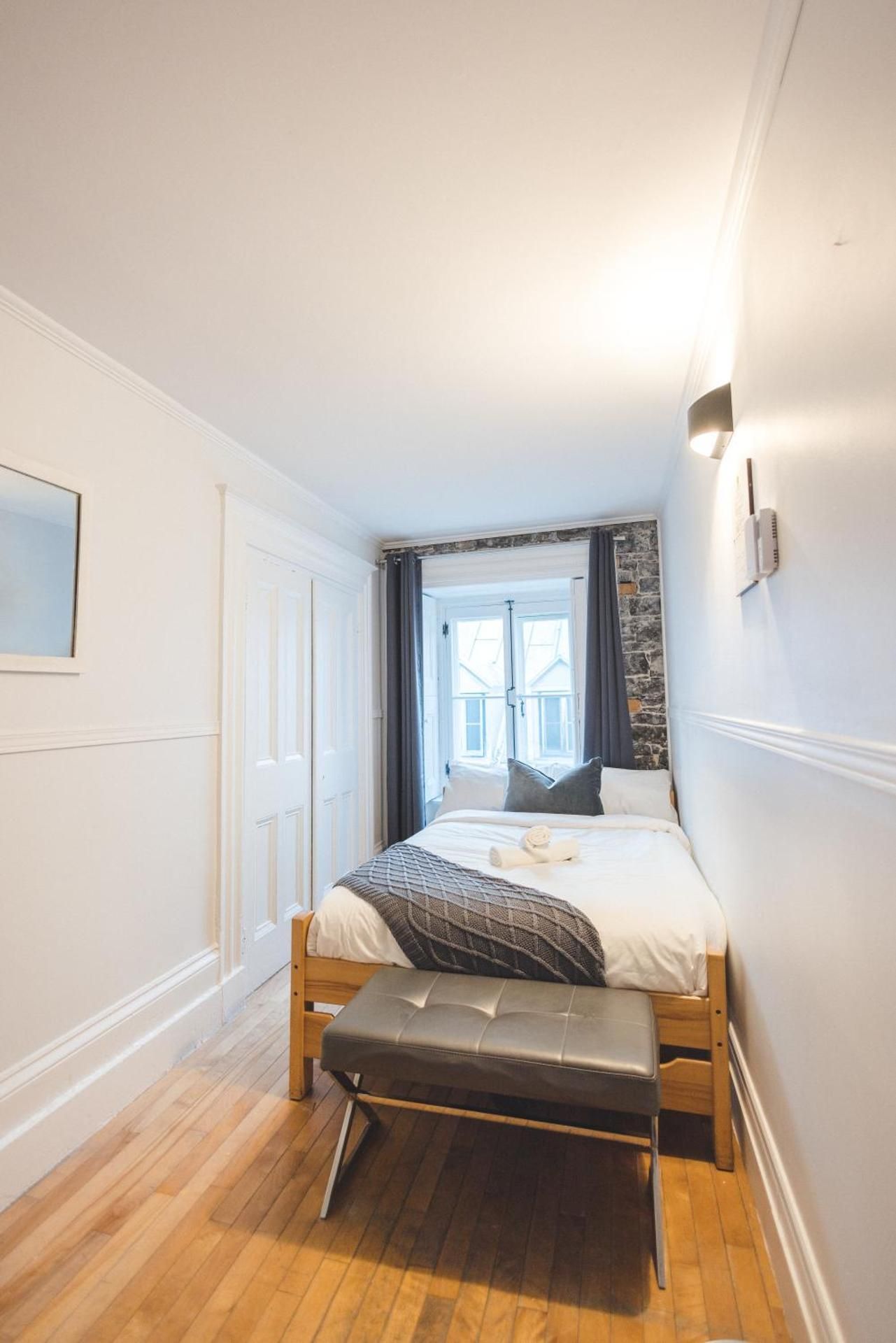 Double Room with Shared Bathroom (203)