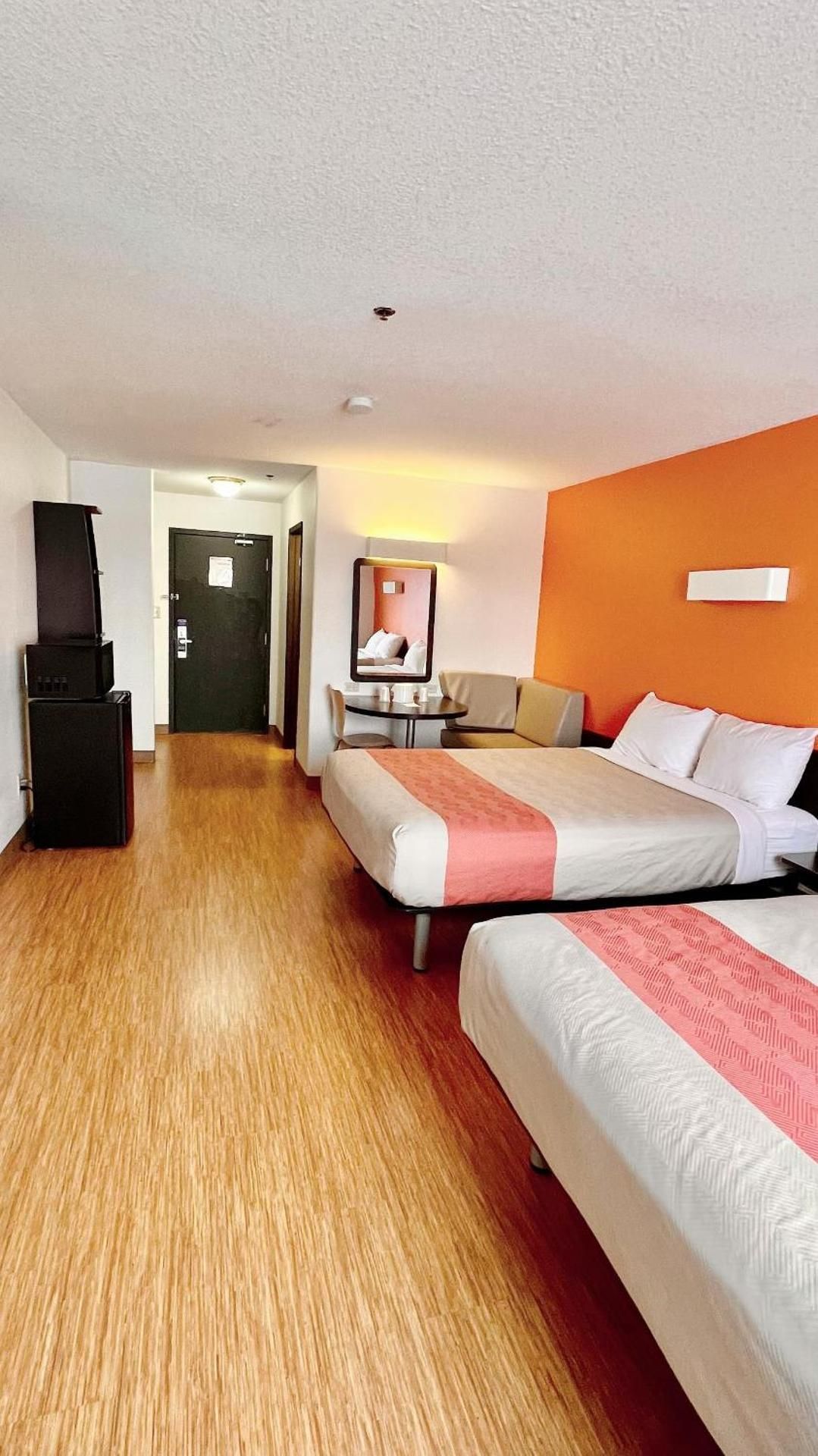 Queen Room with Two Queen Beds - Smoking