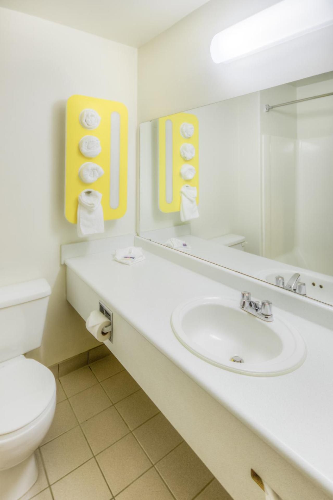 King Suite with Spa Bath - Non-Smoking