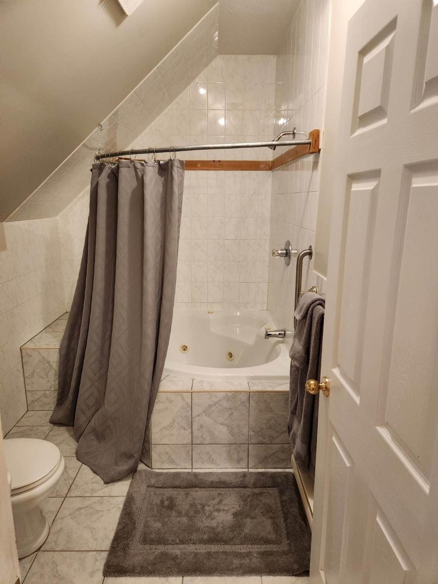 Queen Room with Spa Bath