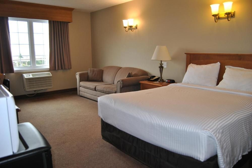 Queen Room with Sofa Bed