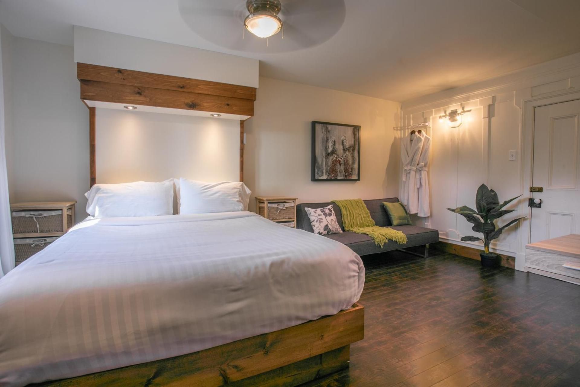 Queen Room