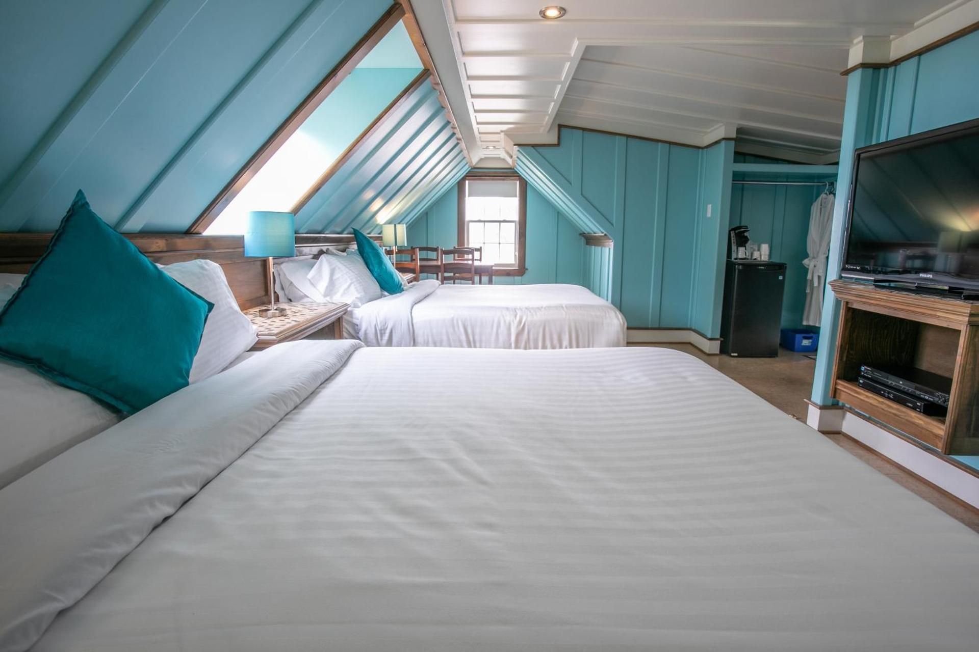 Deluxe Queen Room
