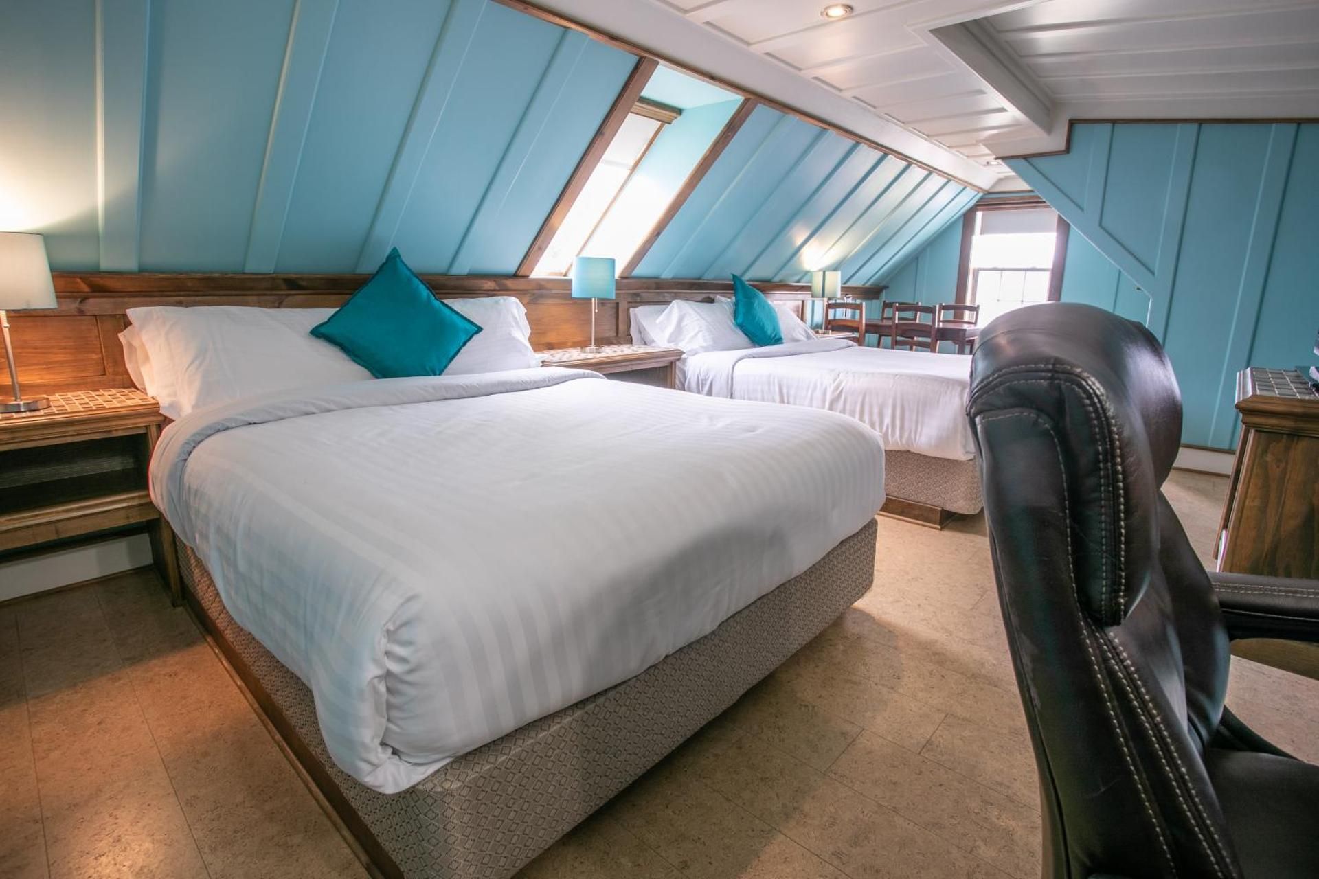 Deluxe Queen Room