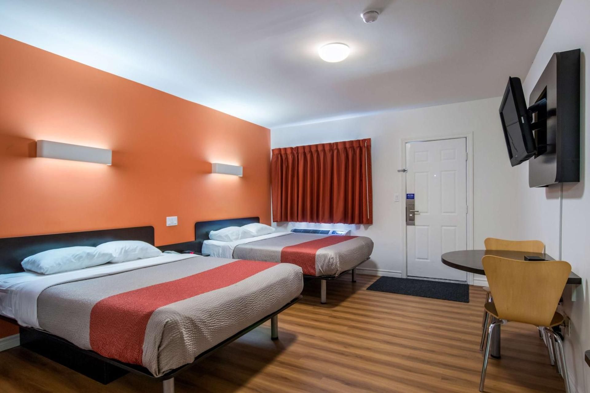 Deluxe Queen Room with Two Queen Beds - Non-Smoking