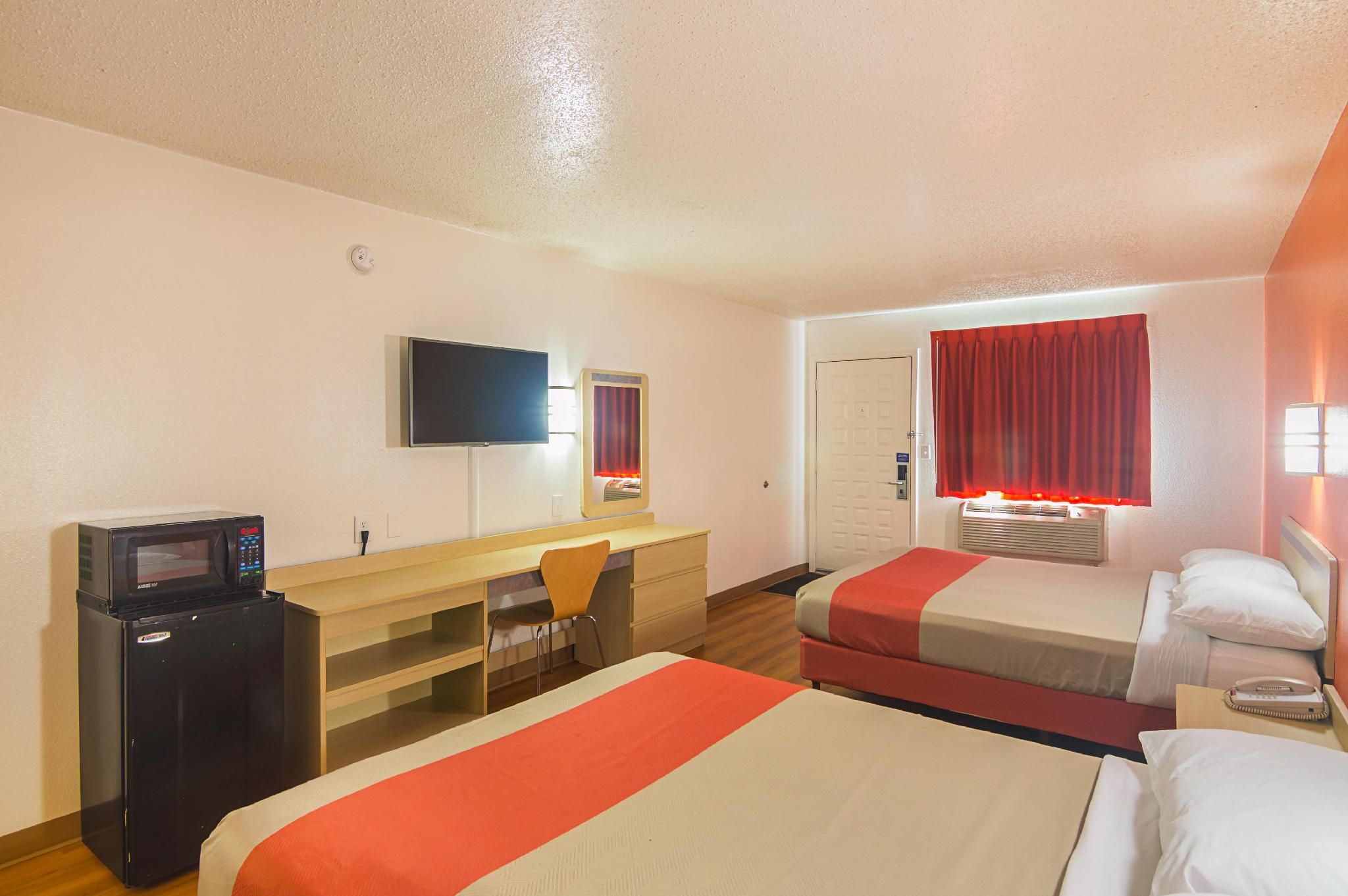 2 Queen Beds | Non-Smoking, Micfridge
