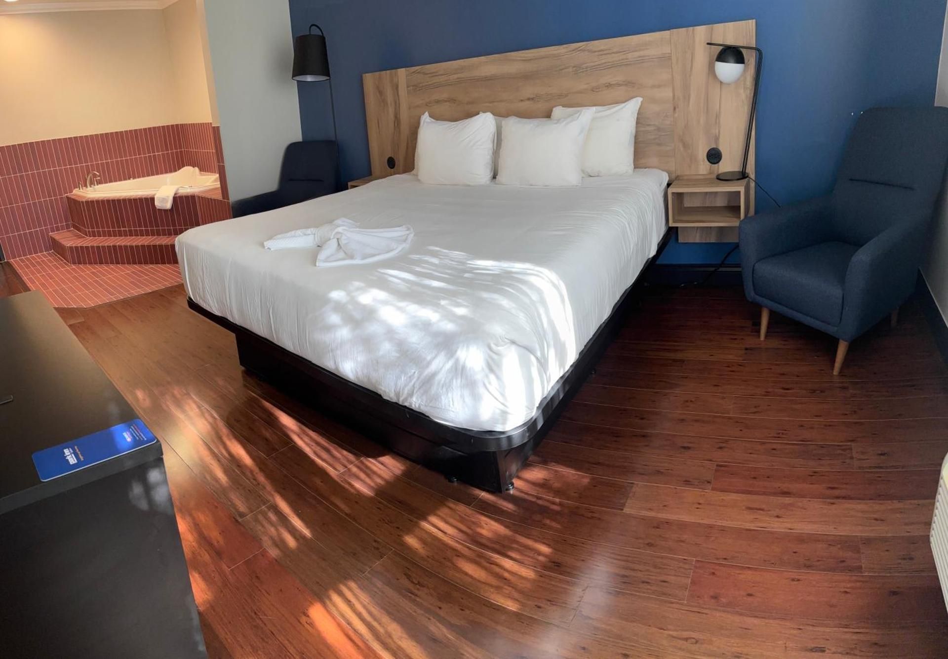 Park Inn by Radisson, Sydney 1 King Bed, Suite, Nonsmoking 2