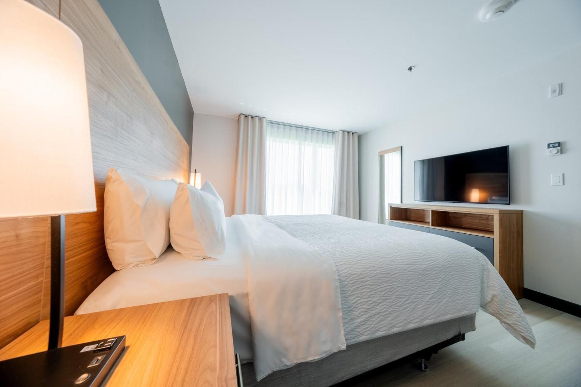 1 King One Bedroom Suite