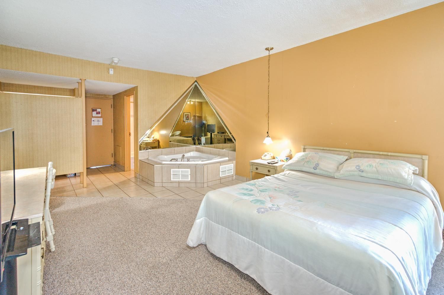 Queen Room