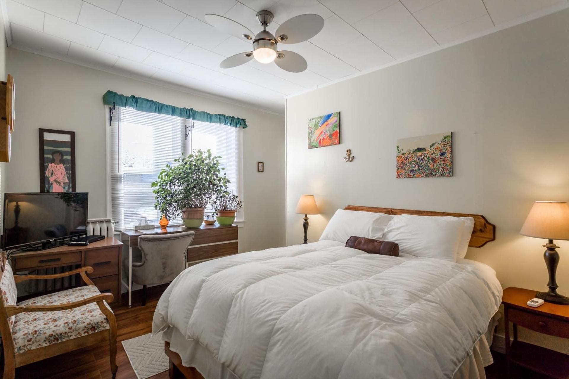 Main House B&B Queen Room