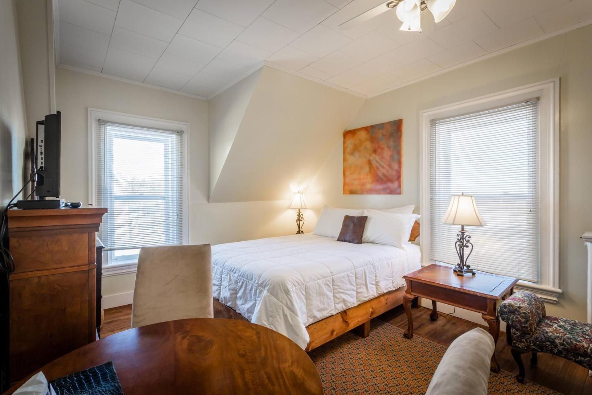 Main House B&B Queen Room