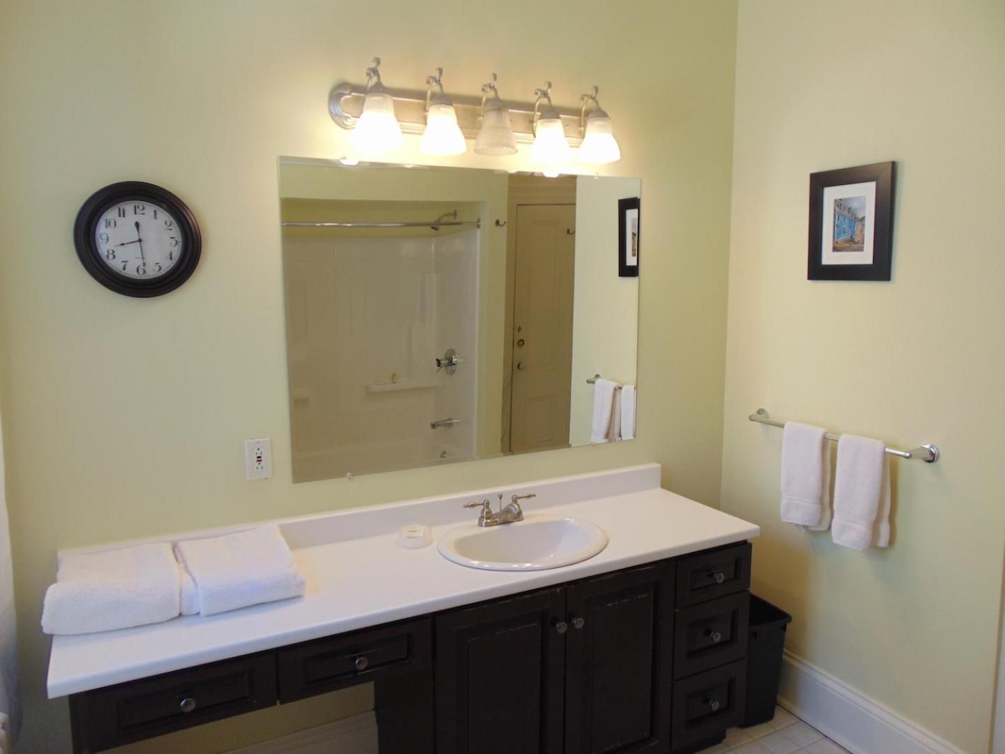 Bannerman Park - Private External Bathroom