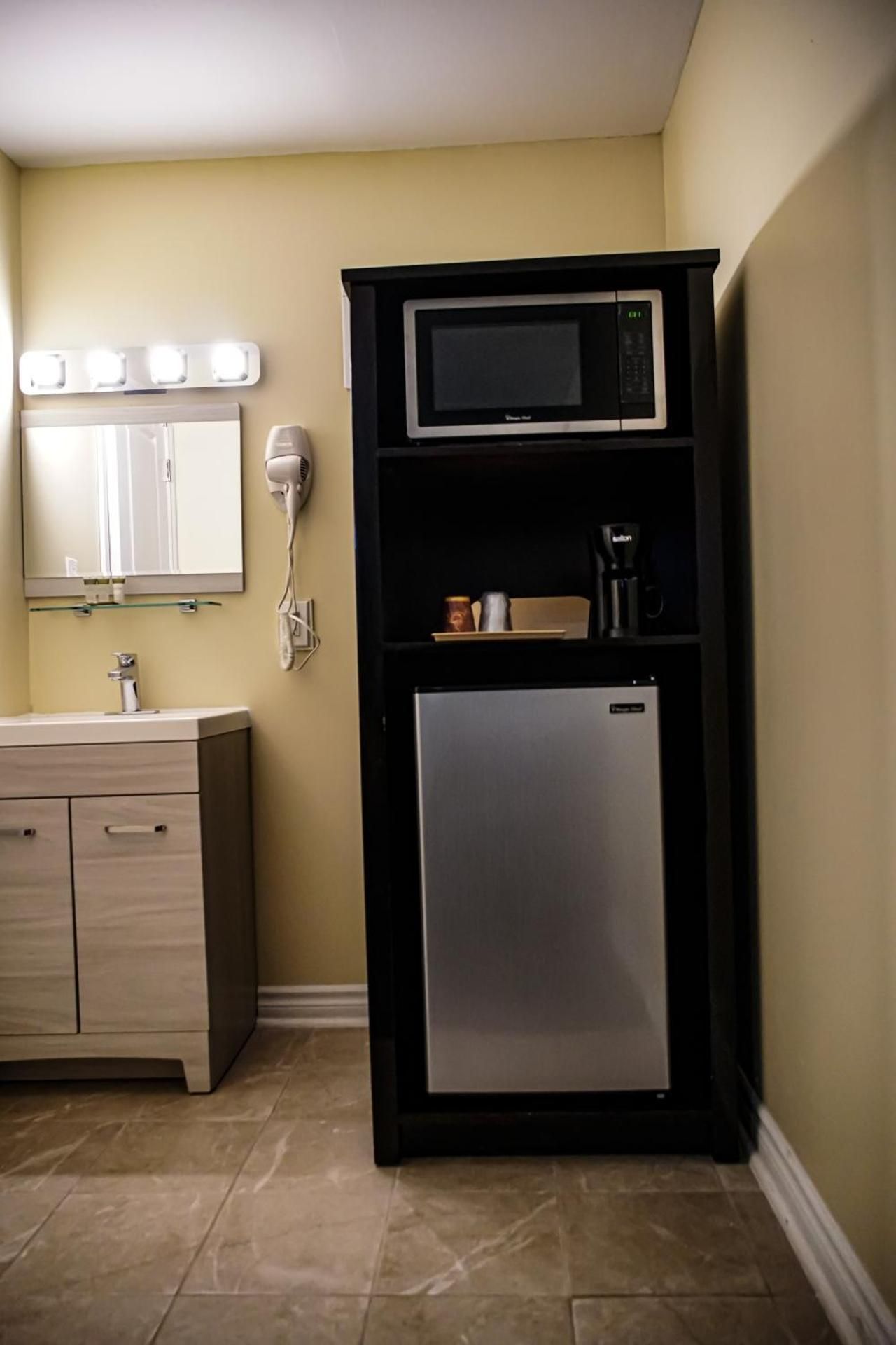 Standard Queen Room