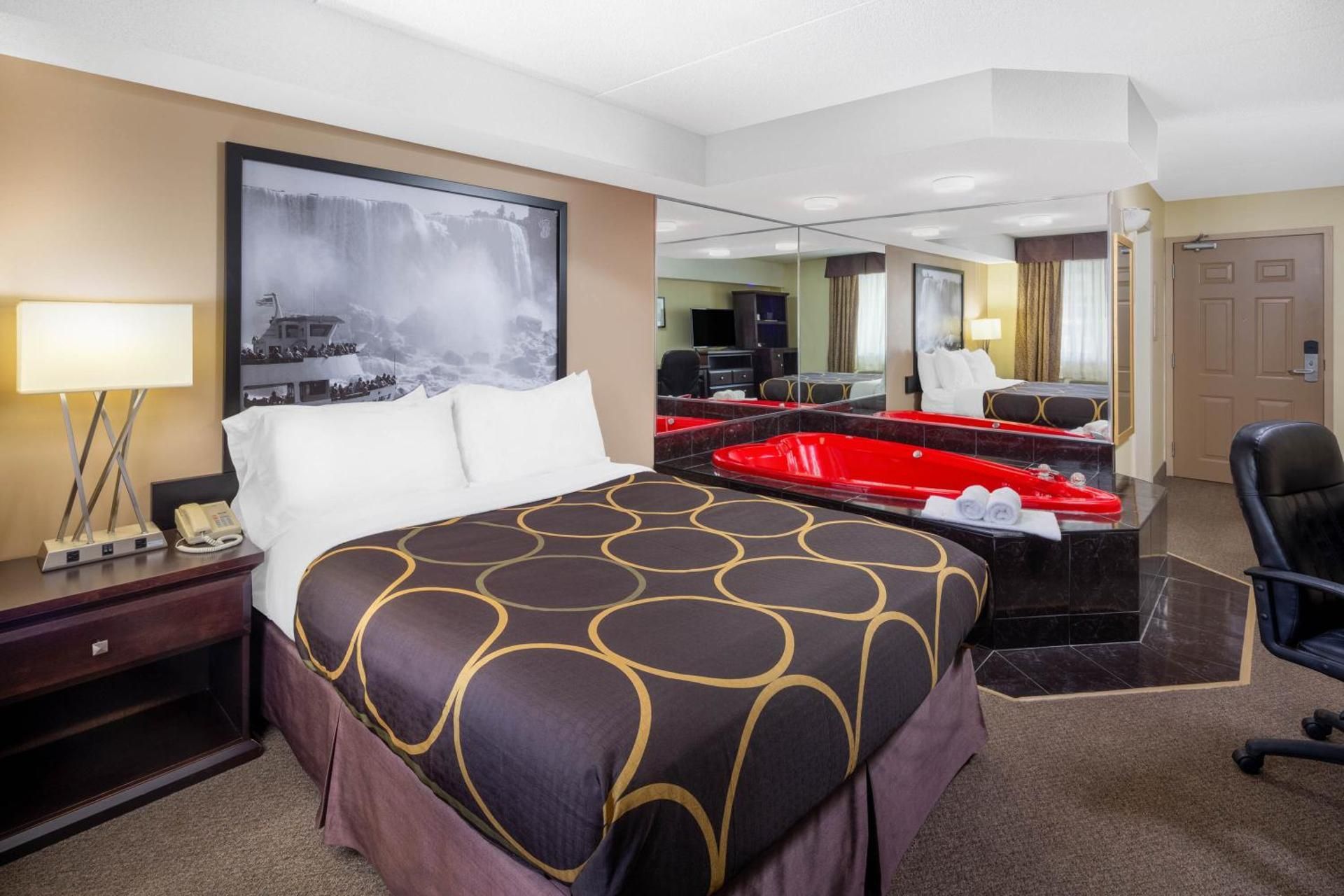 1 Queen Bed, Deluxe Room, Non-Smoking