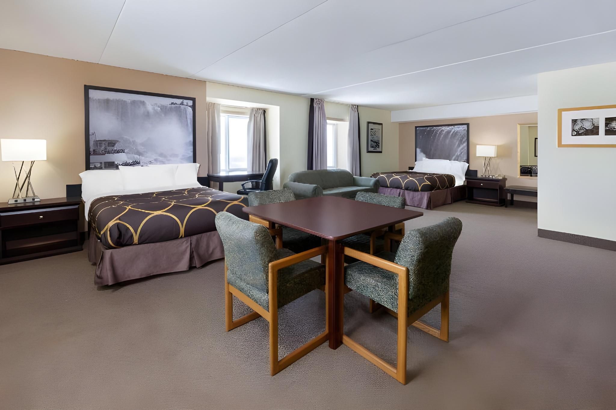 1 Queen Bed, Deluxe Room, Non-Smoking