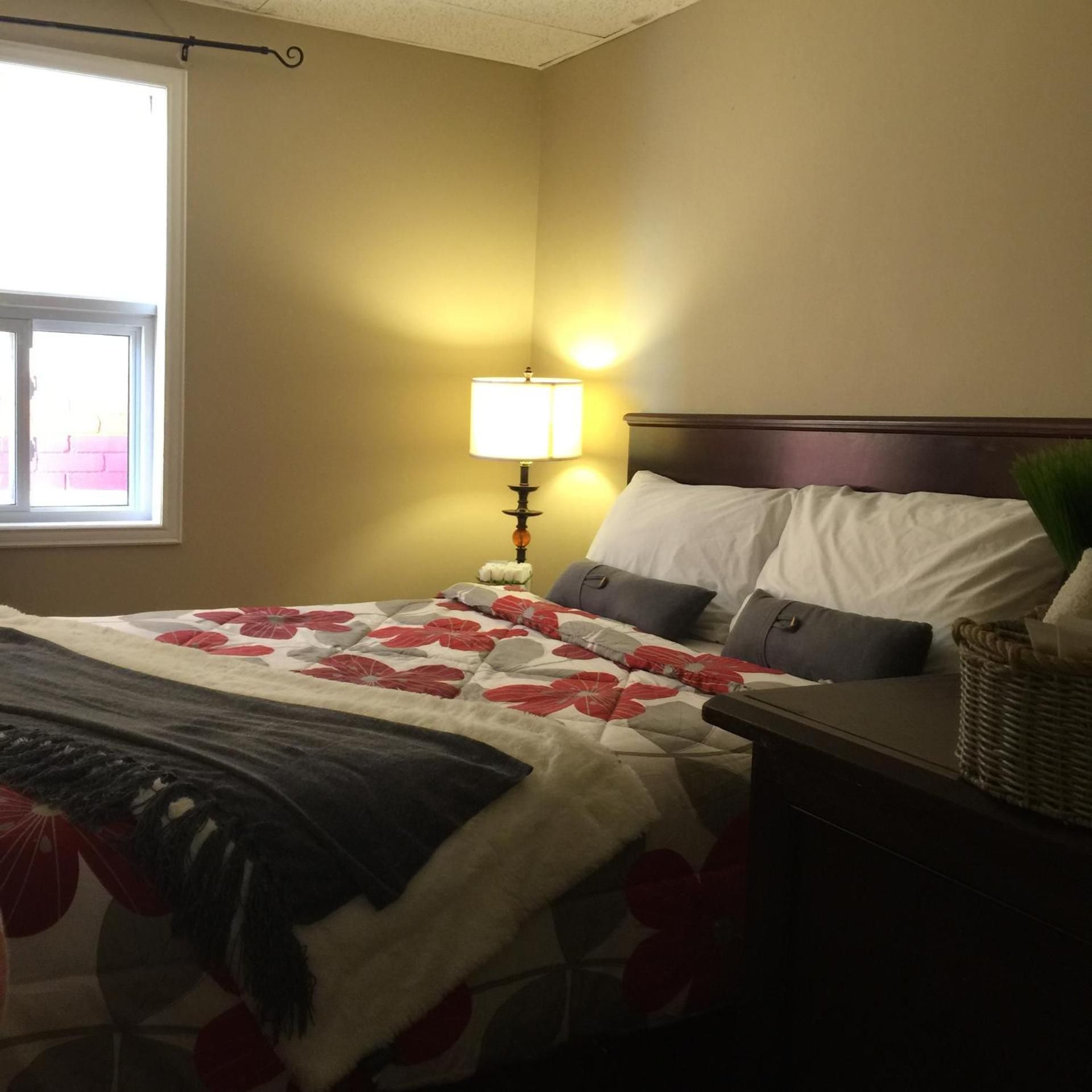 The Falls Family Lodge Standard Queen Room 2