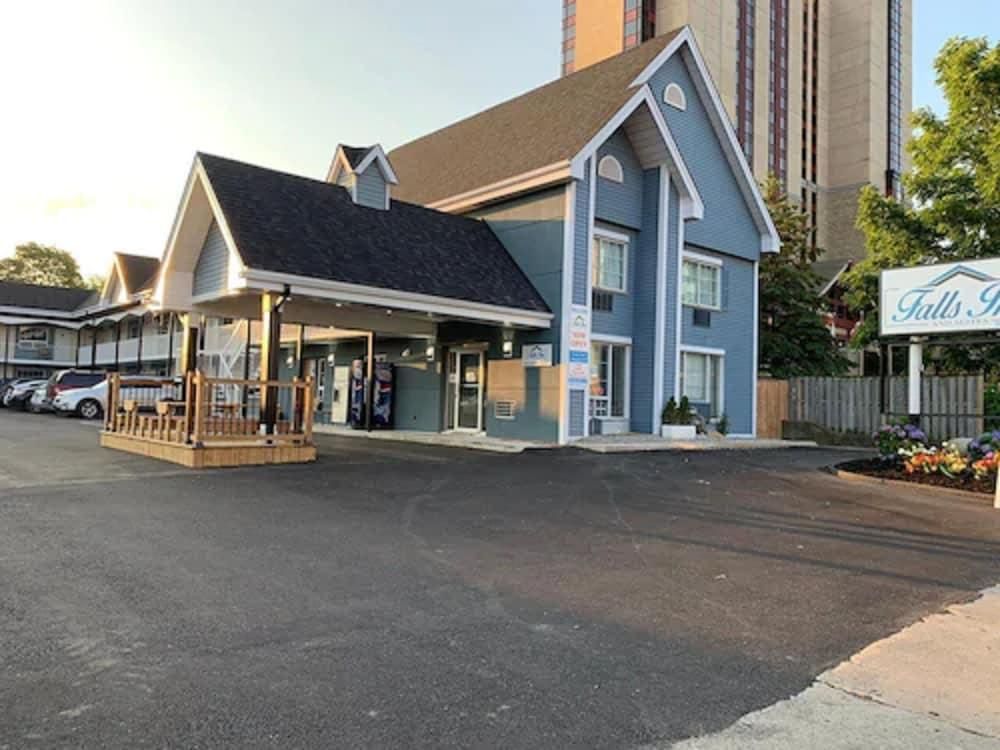 Falls Inn and Suites